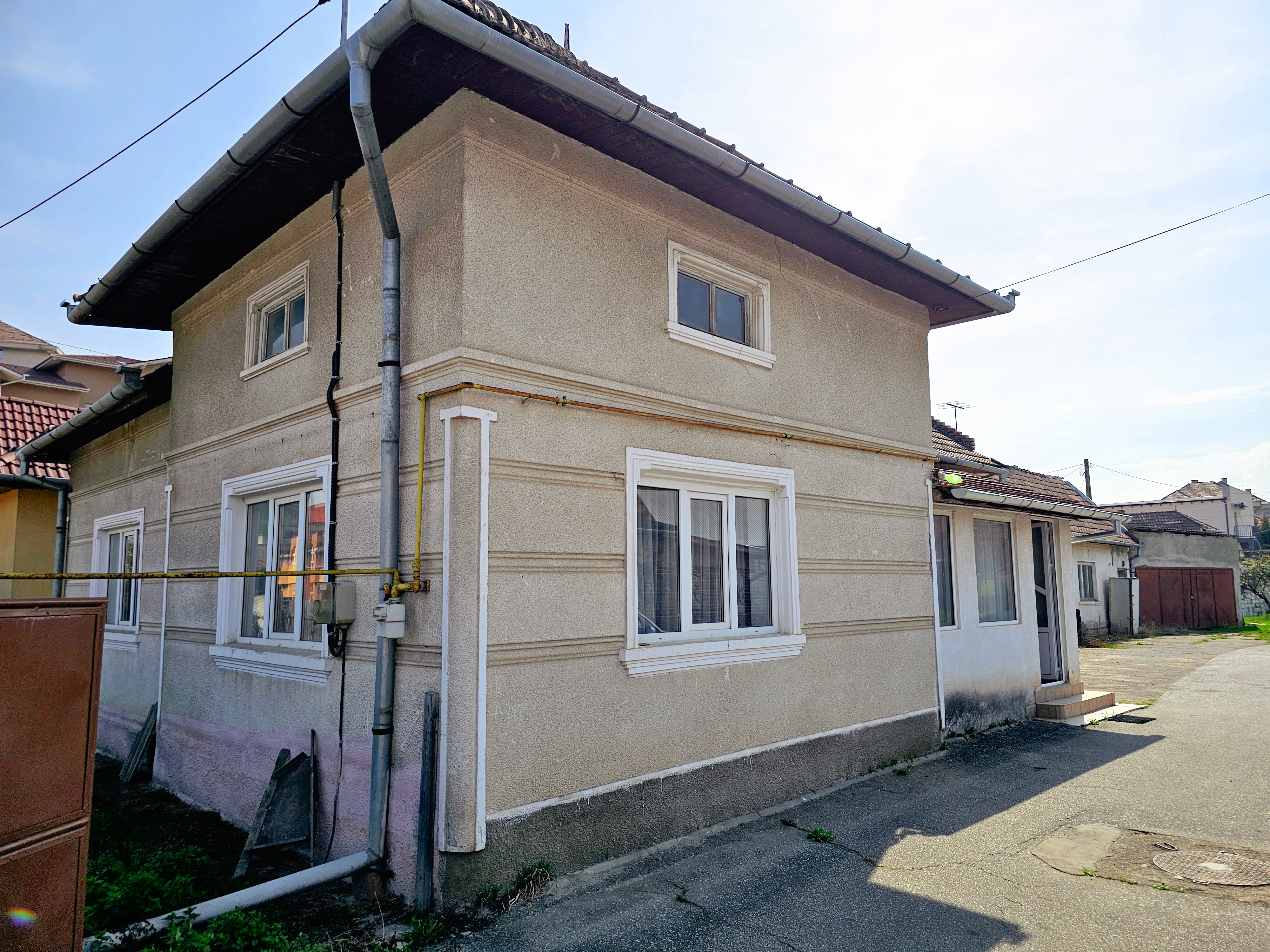 Casa 6 camere, garaj dublu, 1118 mp teren, ultracentral - foto 2