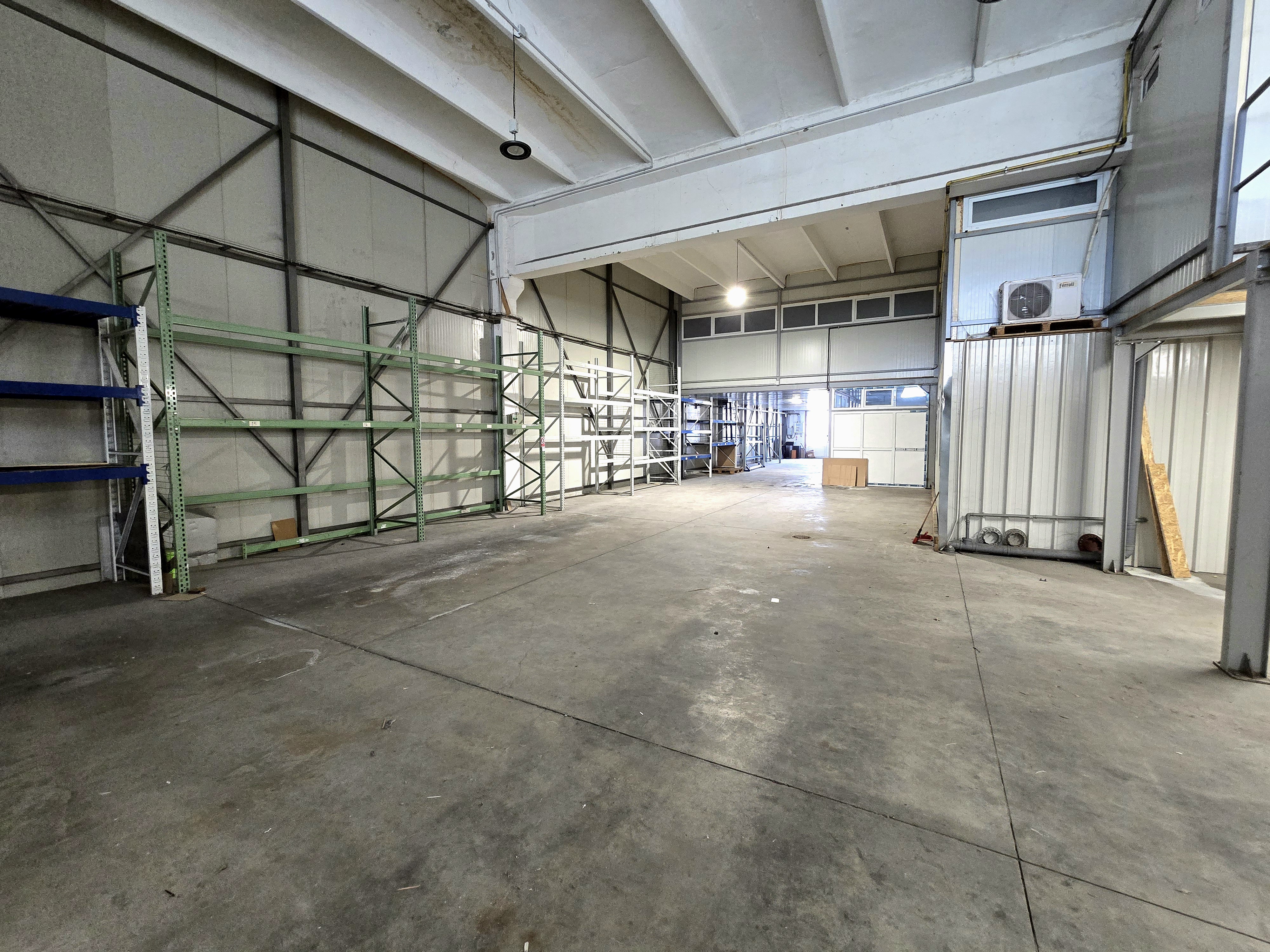 Spațiu Industrial, 700mp Construiți,  Toate Utilitățile, Zona Ampoi 1 - Alba Iulia