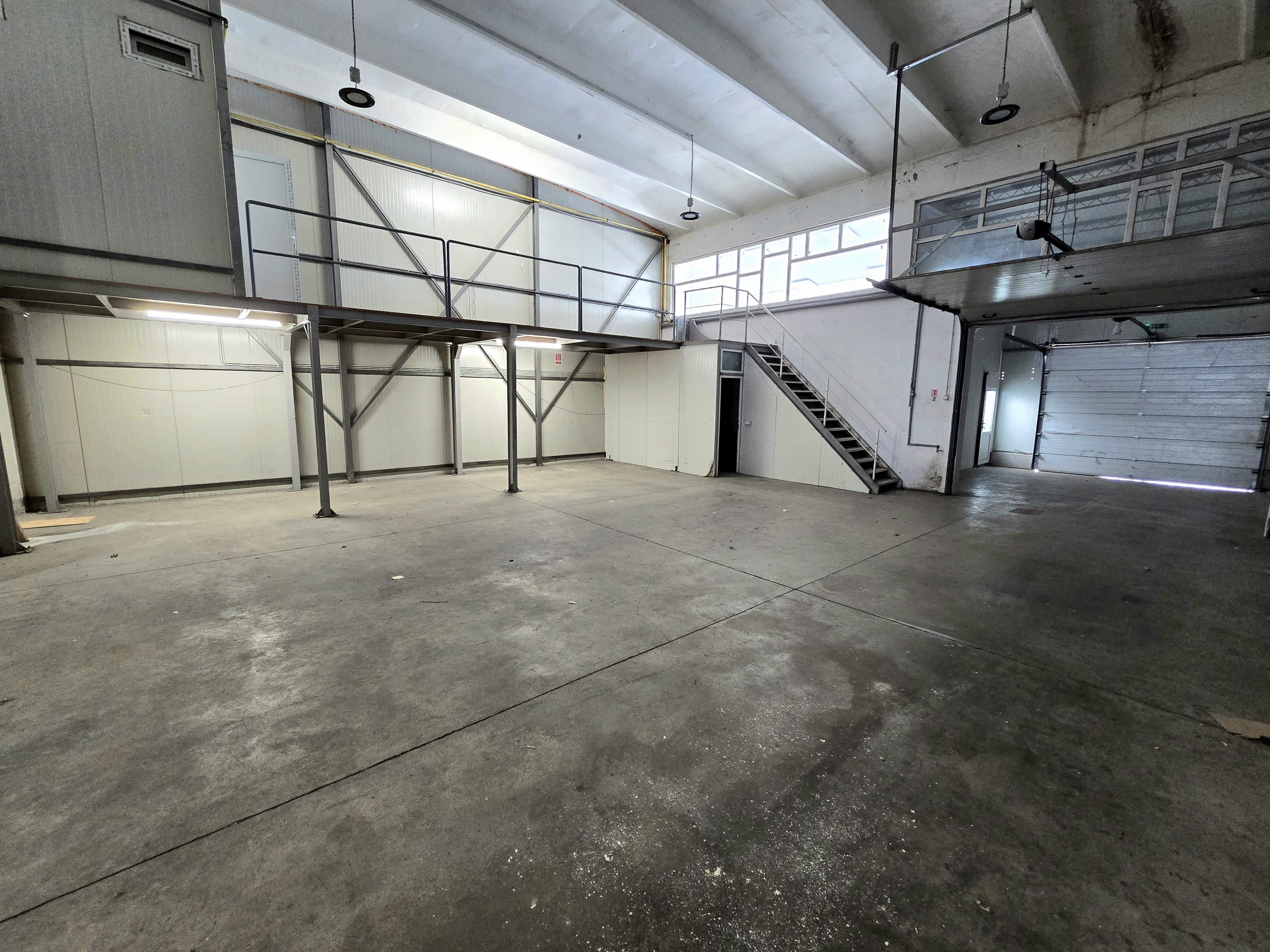 Spațiu Industrial, 700mp Construiți,  Toate Utilitățile, Zona Ampoi 1 - foto 3