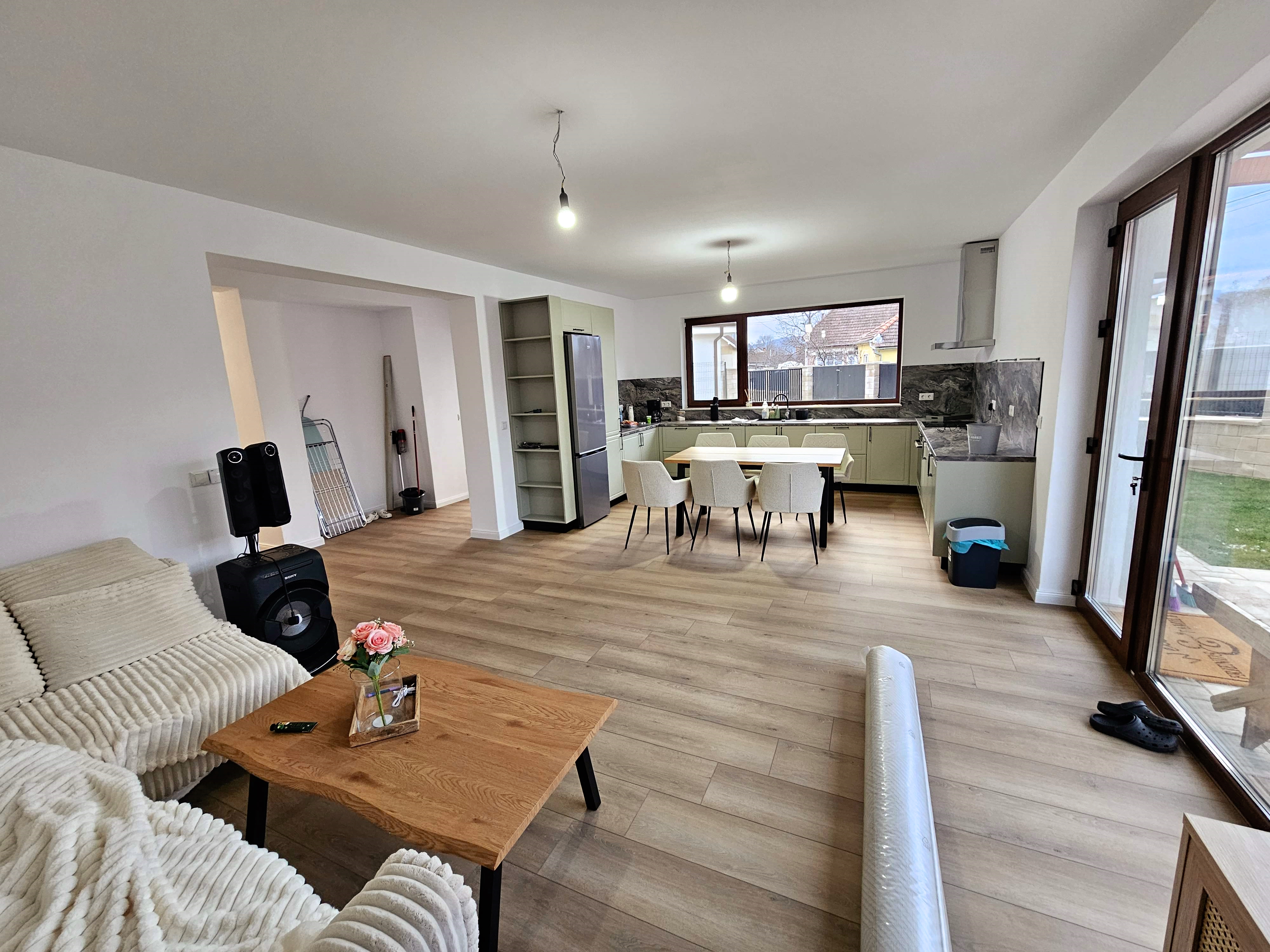 Casa nouă, mobilată, utilată, 4 camere, 393 mp teren, Bărăbanț - foto 3