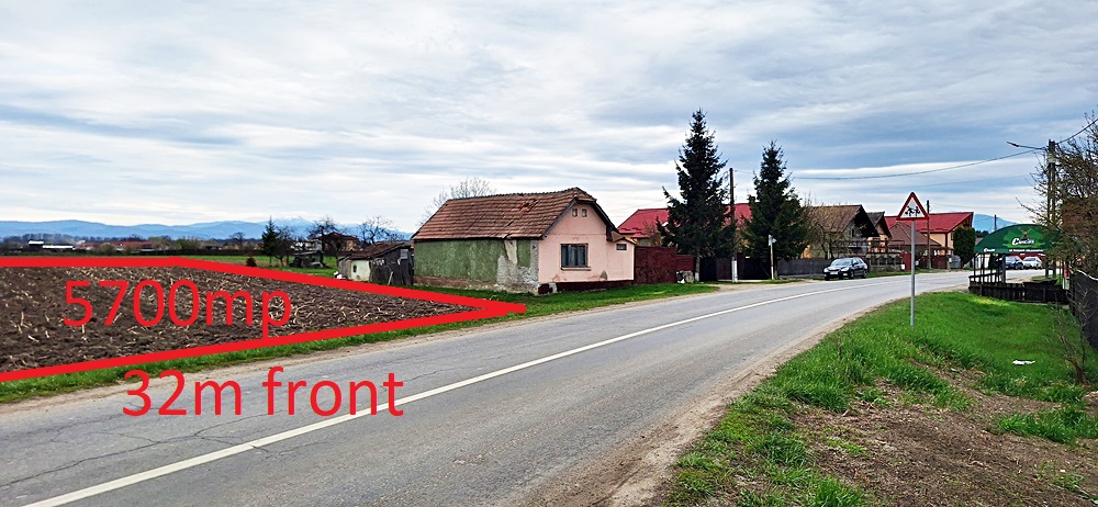 Teren intravilan pentru case in centrul Podu Oltului de 5600mp, 28 euro/mp - Podu Oltului