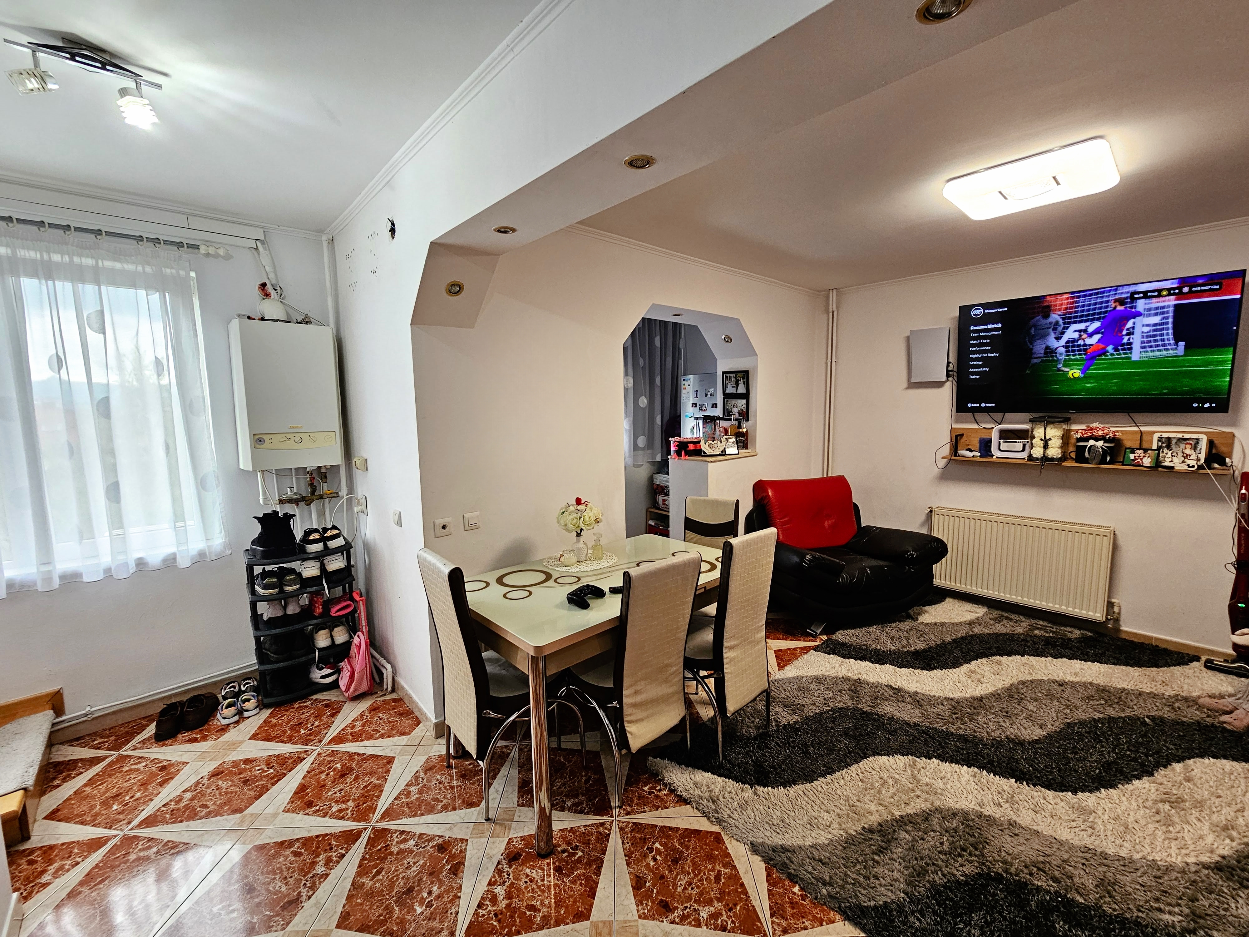 Apartament 3 camere, cu scara interioara, et.2, zona Kaufland Cetate - foto 2