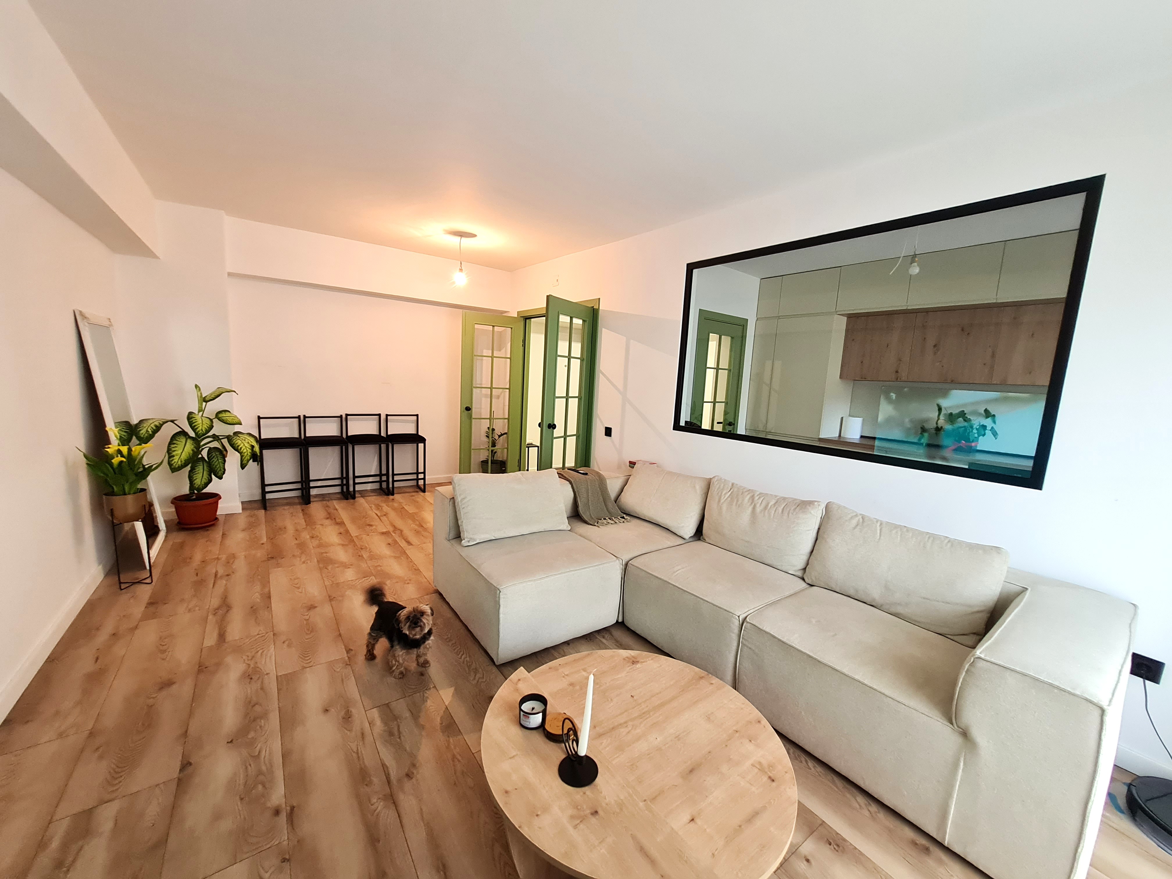 Apartament 3 Camere, Ultracentral, Decomandat, 67,5 mp, Zona Cetate - foto 2