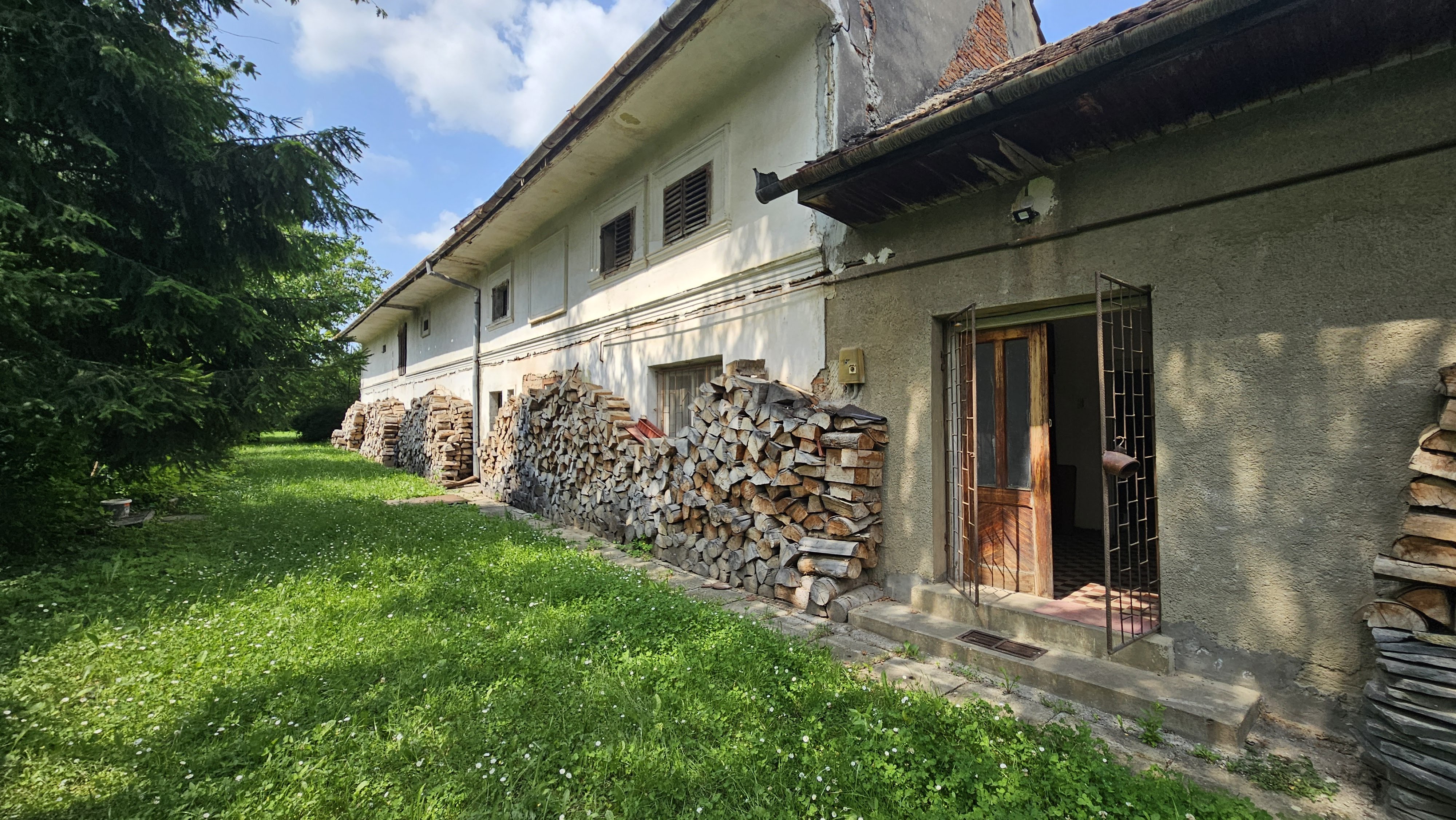 Cristian aproape de Primarie casa saseasca teren 1400 mp - foto 2