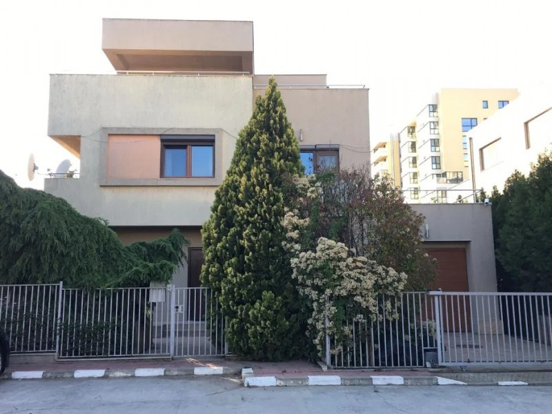 TOMIS PLUS - Casă minunată o oază de liniște pentru tine