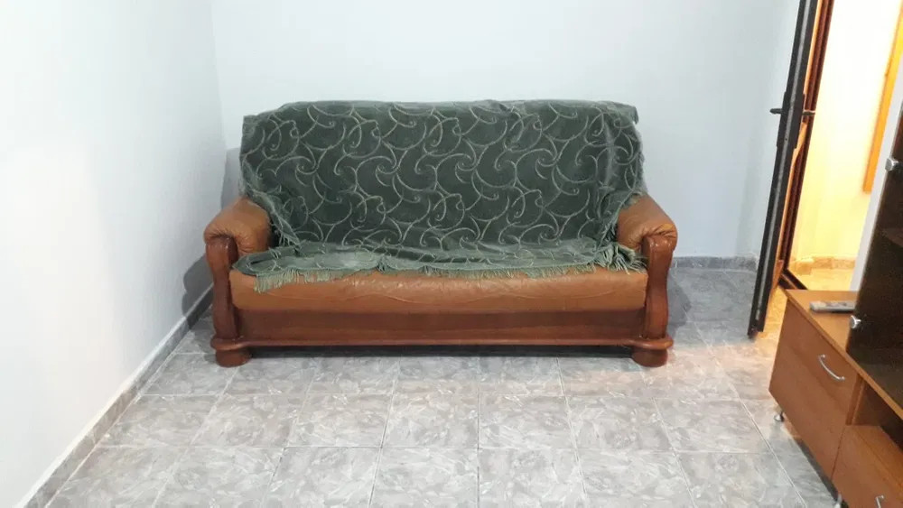 Inchiriez apartamentvand in zona groapa