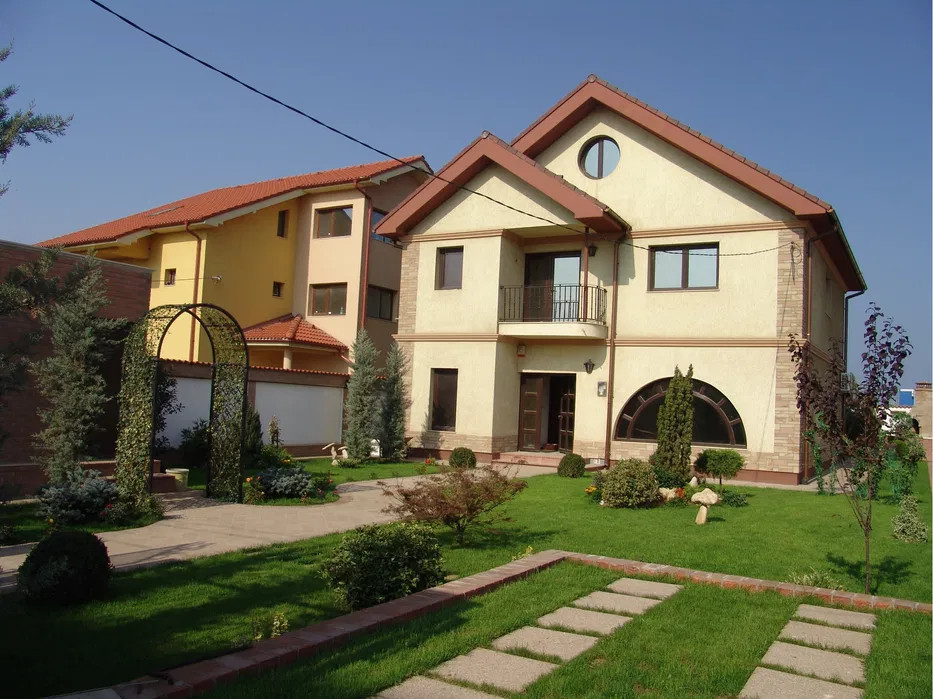 COMPOZITORILOR - Casa P+1+Mansarda