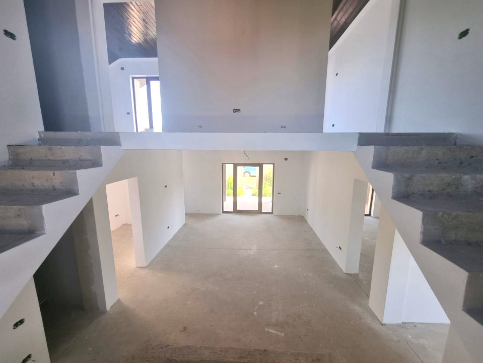 VALU LUI TRAIAN ( COD 02) -  Casa Superba 4 Camere aproape de conac - foto 2