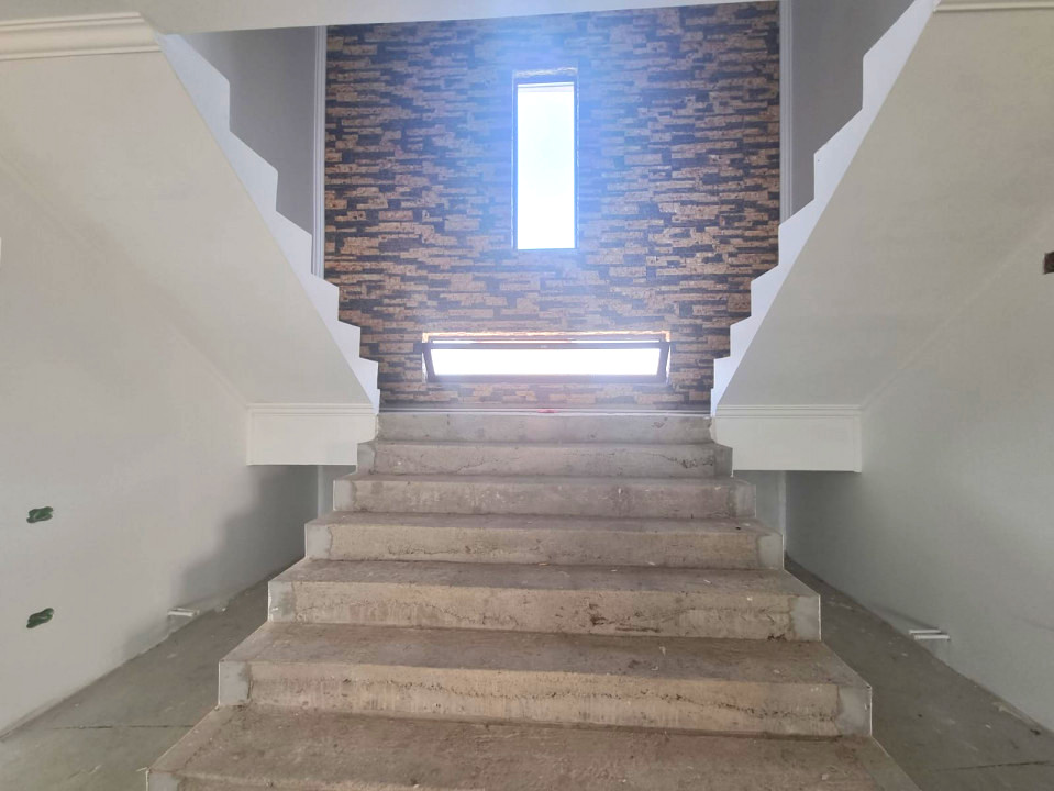 VALU LUI TRAIAN ( COD 02) -  Casa Superba 4 Camere aproape de conac - foto 4