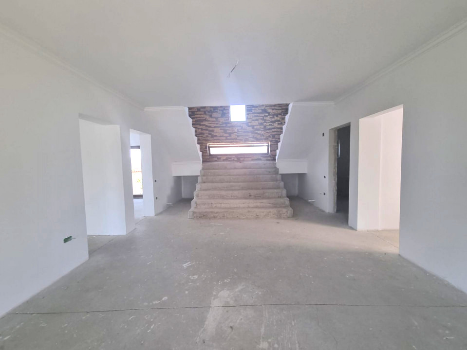 VALU LUI TRAIAN ( COD 02) -  Casa Superba 4 Camere aproape de conac - foto 5