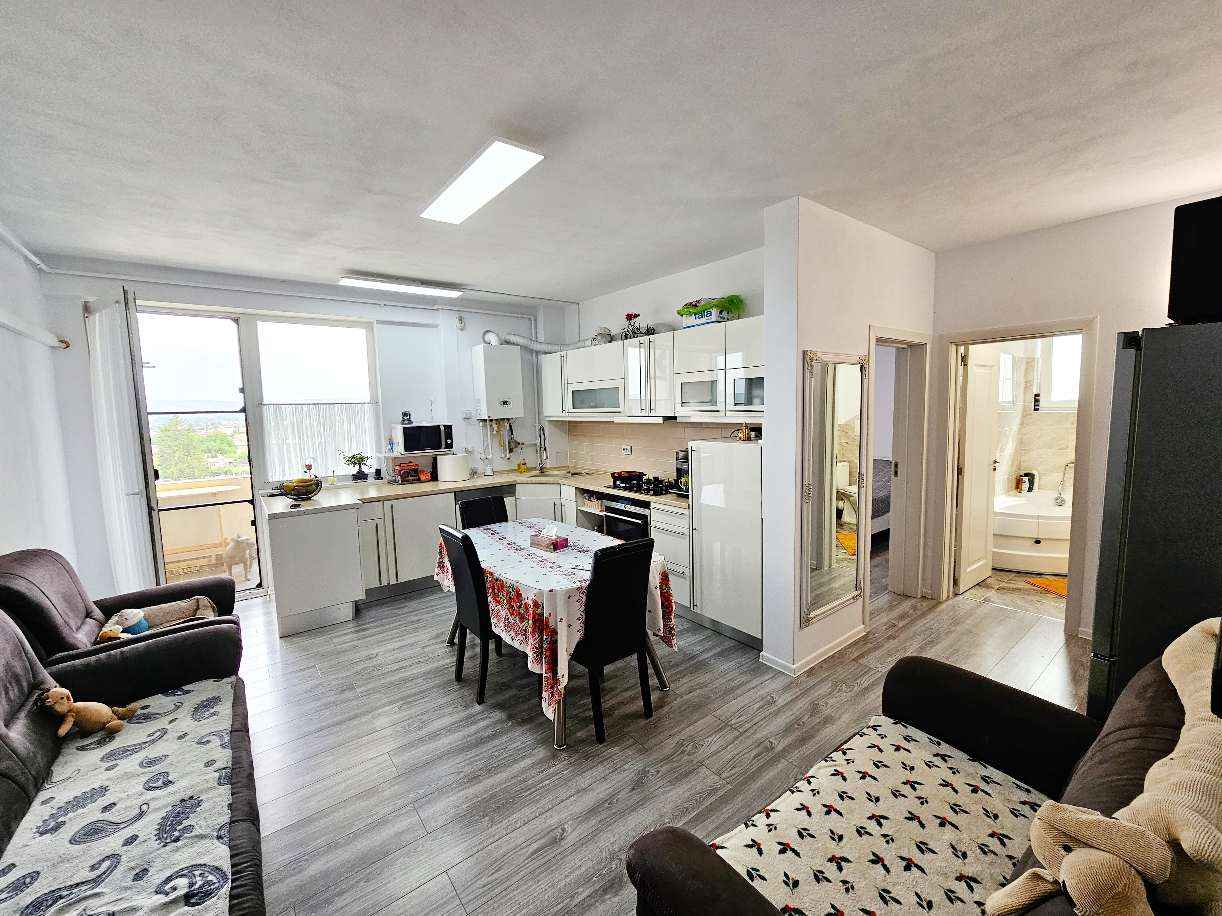 Apartament 3 camere, 2 balcoane, 2 bai, 66 mp utili, Ampoi 3 - Alba Iulia