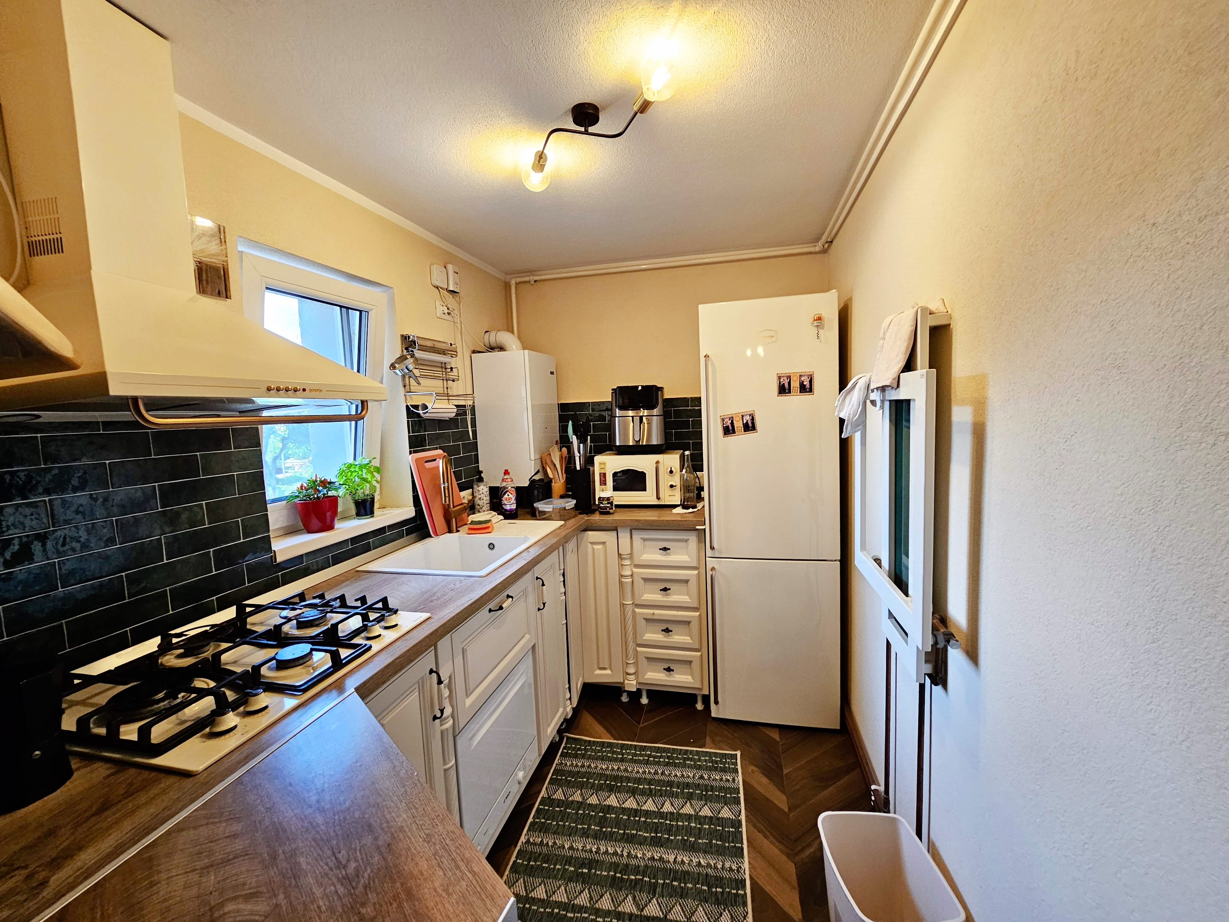 Apartament 3 camere, etaj 1 cu terasa, mobilat, utilat, zona Ampoi 3 - foto 5