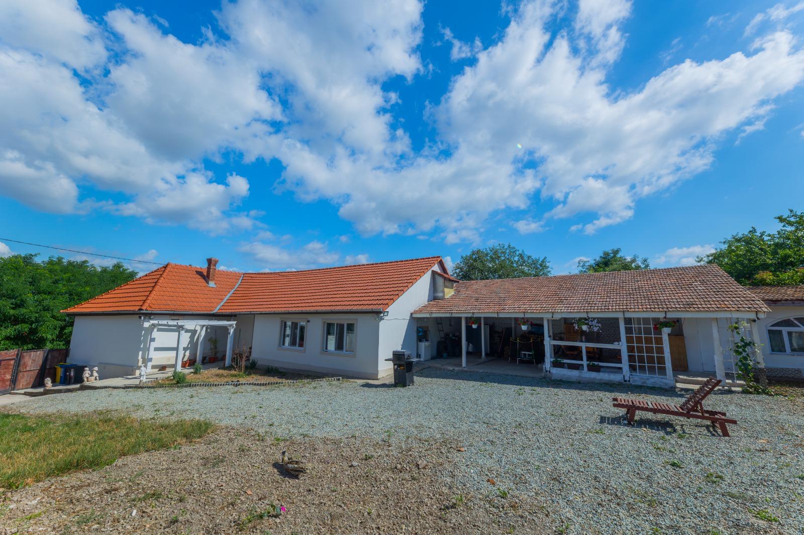 Casa 4 camere, 1968mp teren, Limba - Ciugud