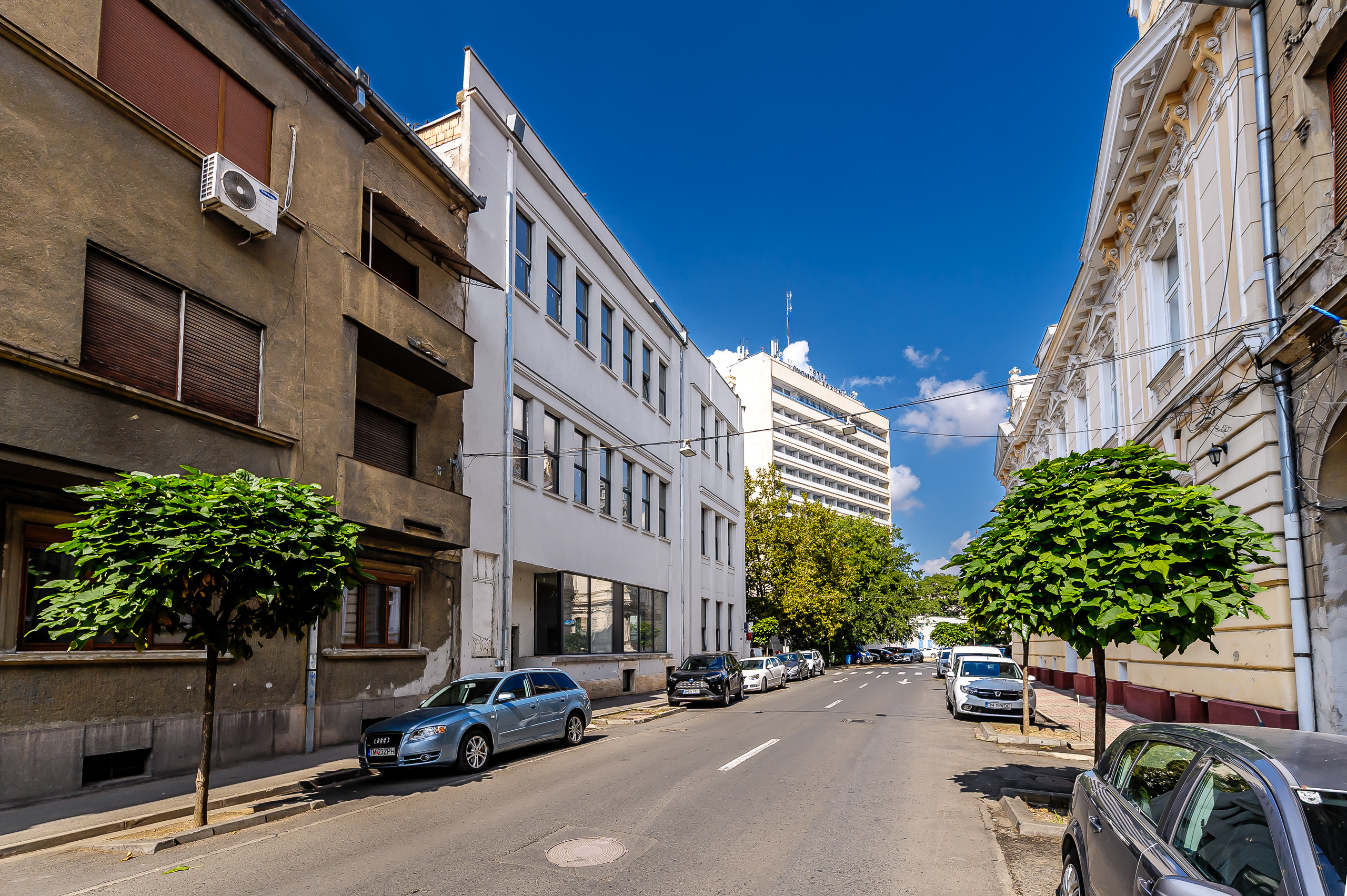 Clădire ultracentrală de vânzare Bulevardul Decebal Comision 0