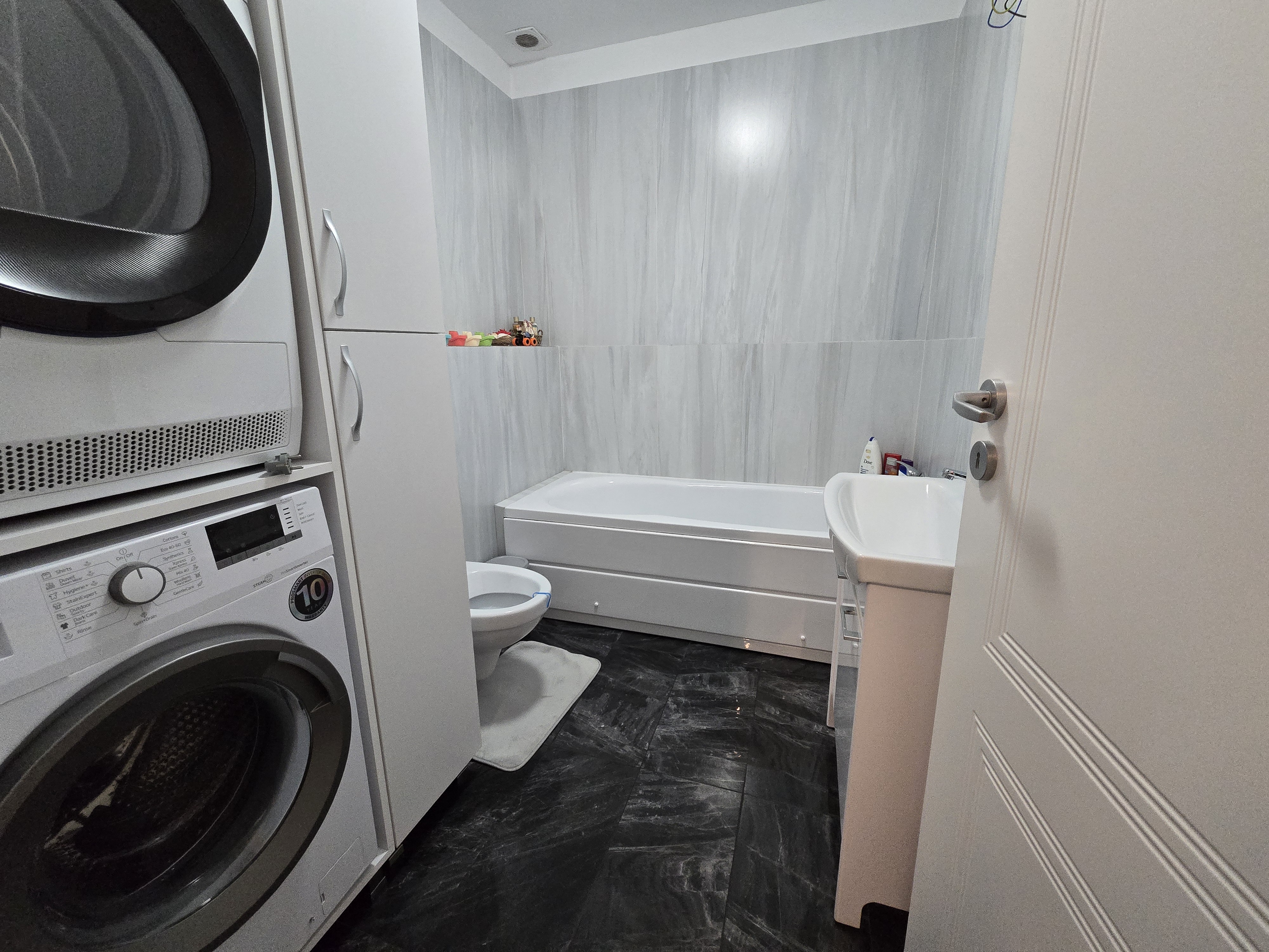 Casa 4 Camere 2 Bai, Complet Mobilata si Utilata - foto 4