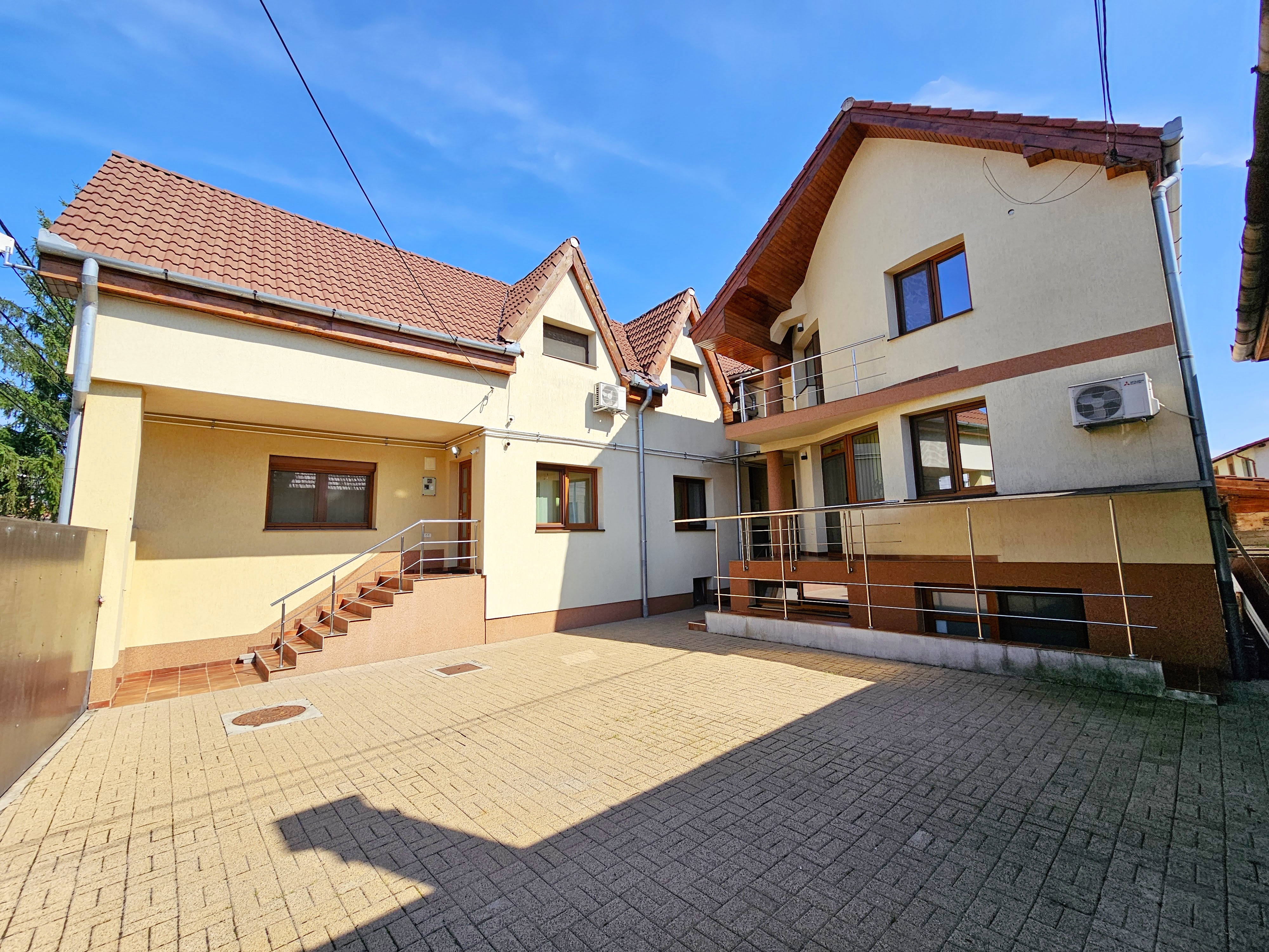 Casa S+P+M, 9 camere, ideala pentru birouri sau clinica, zona Centru - Alba Iulia