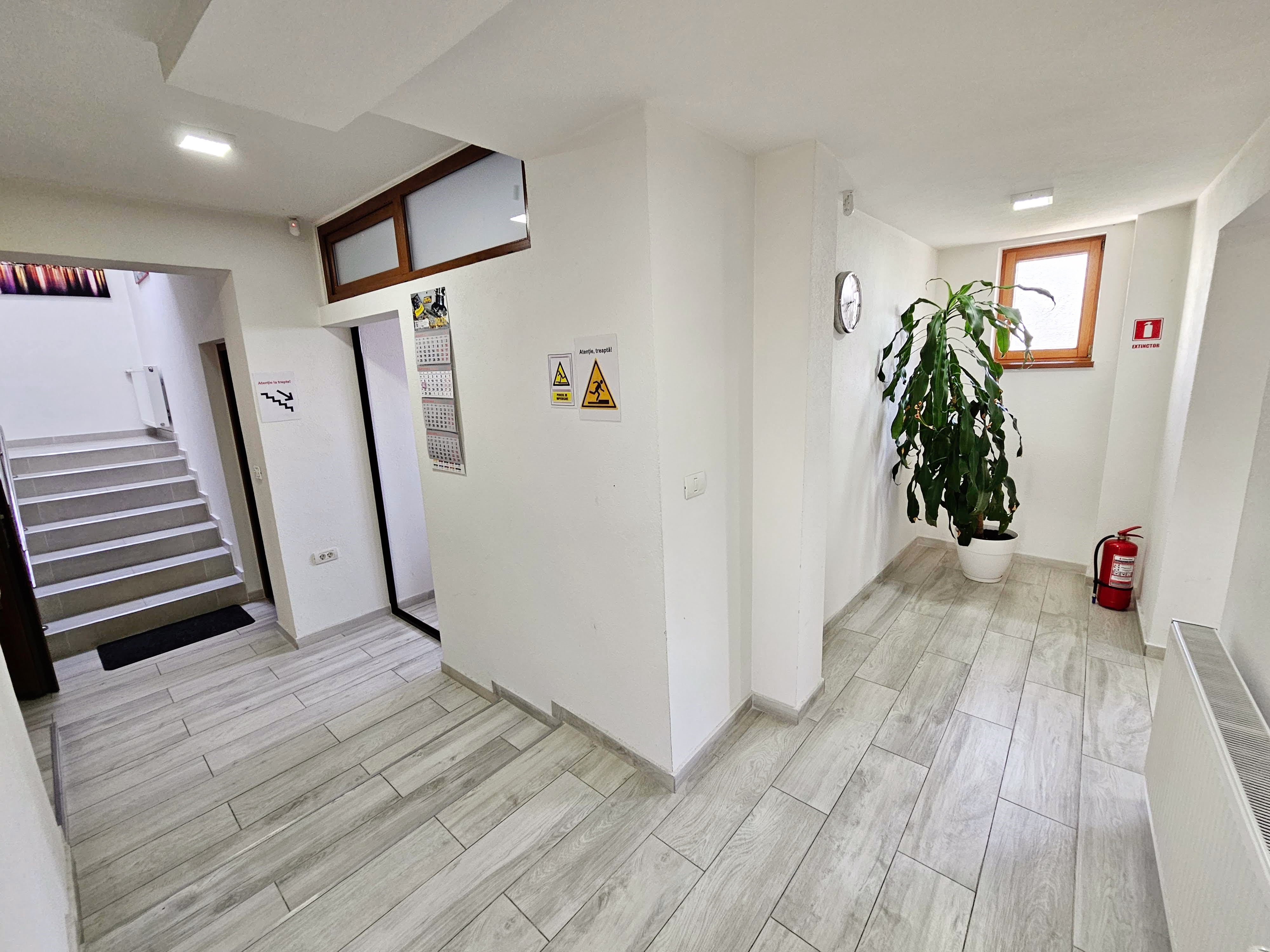 Casa S+P+M, 9 camere, ideala pentru birouri sau clinica, zona Centru - foto 2