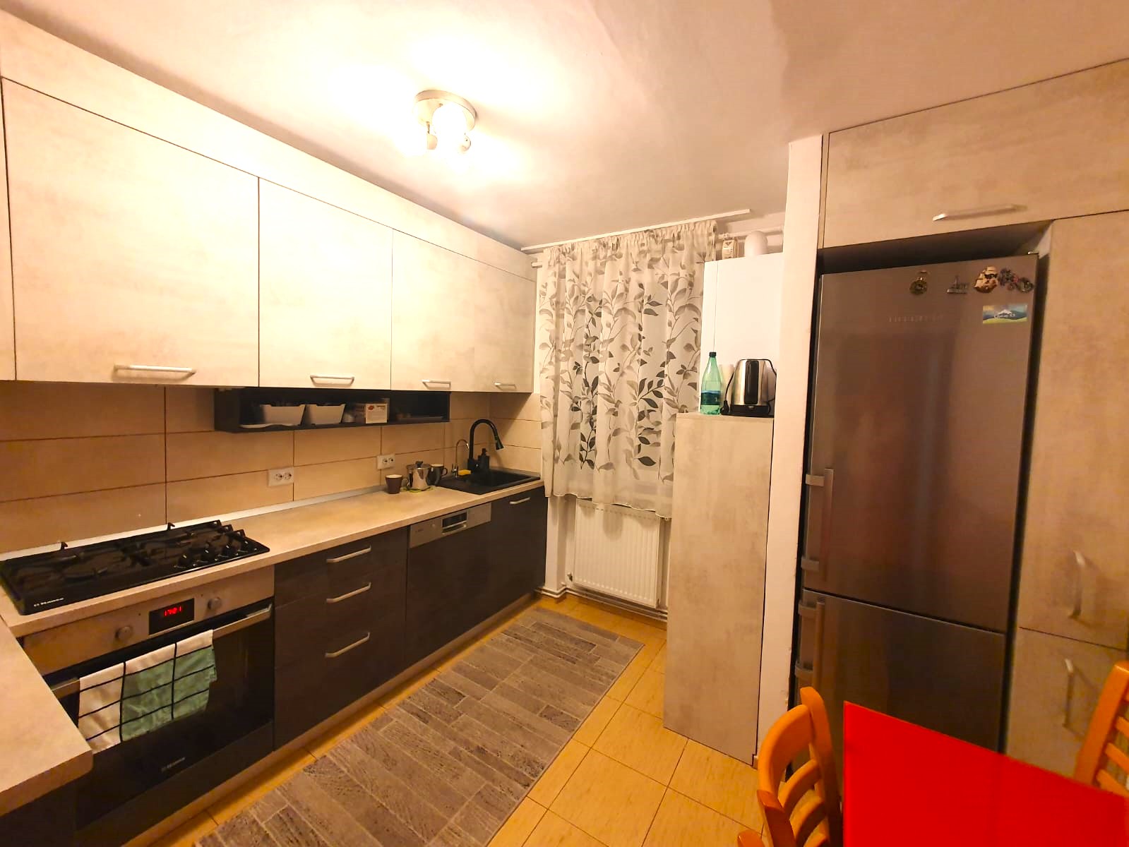 Central, 4 camere, etaj 1, mobilat si utilat - foto 4