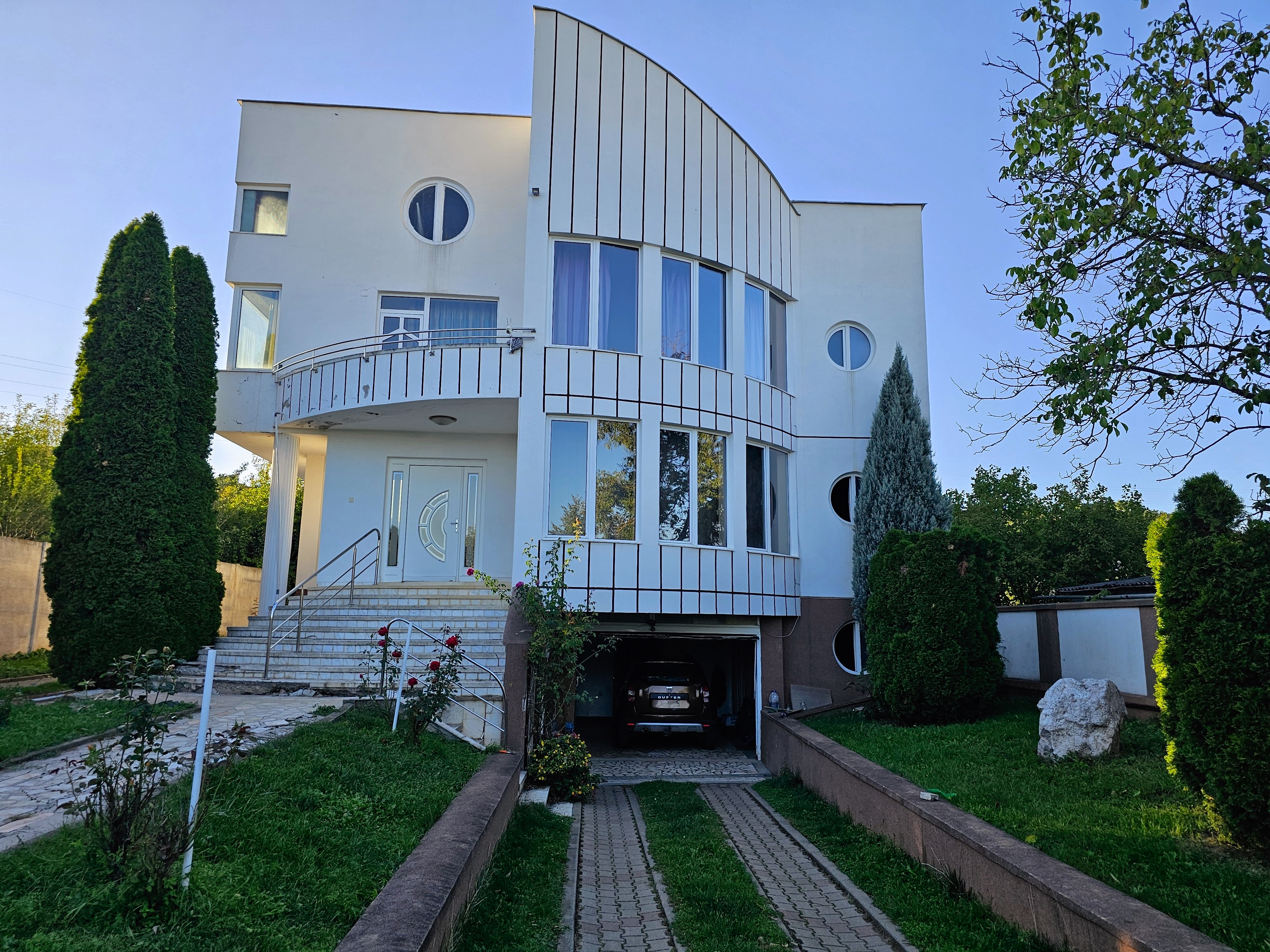 Casa 8 camere, S+P+1, teren 1377 mp, zona Schit - Alba Iulia