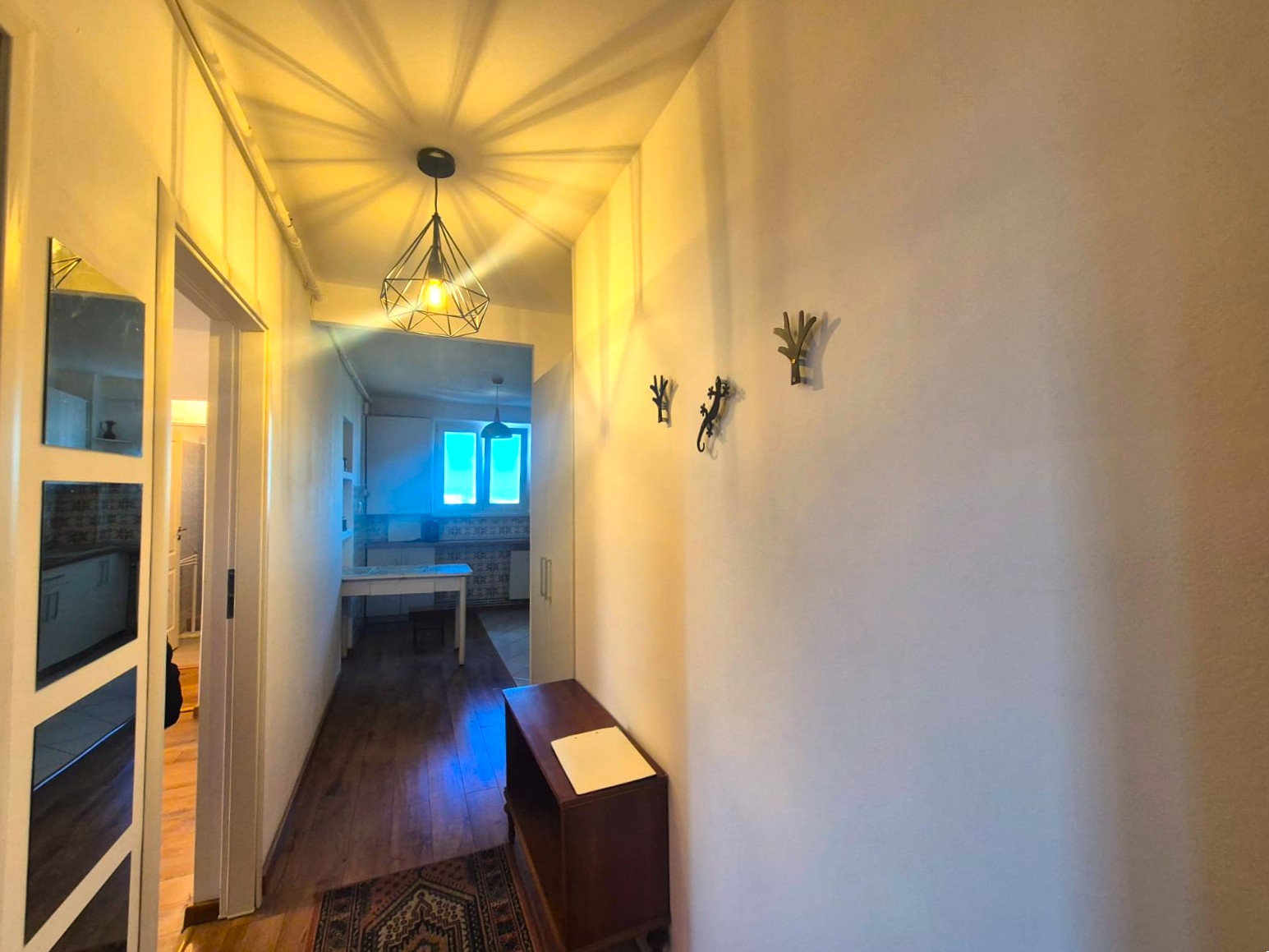 Zona Piata Astra, 3 camere, insorit, cu priveliste. - foto 3