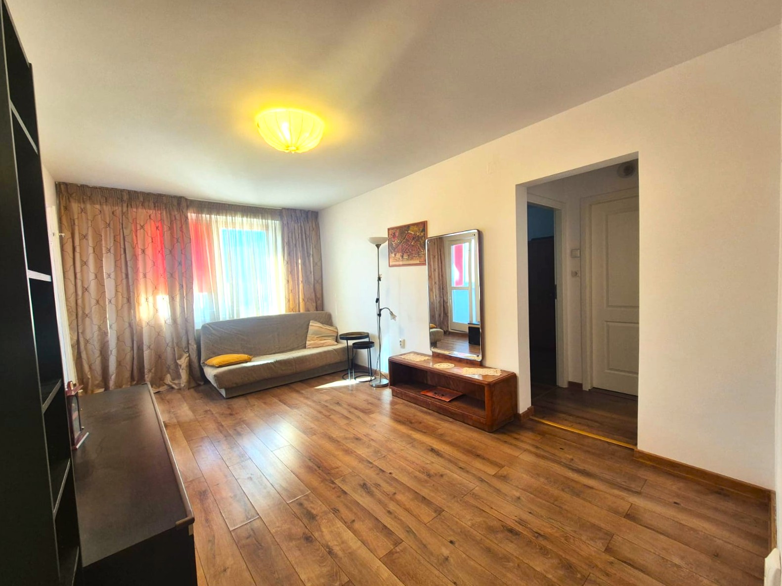 Zona Piata Astra, 3 camere, insorit, cu priveliste. - Brasov