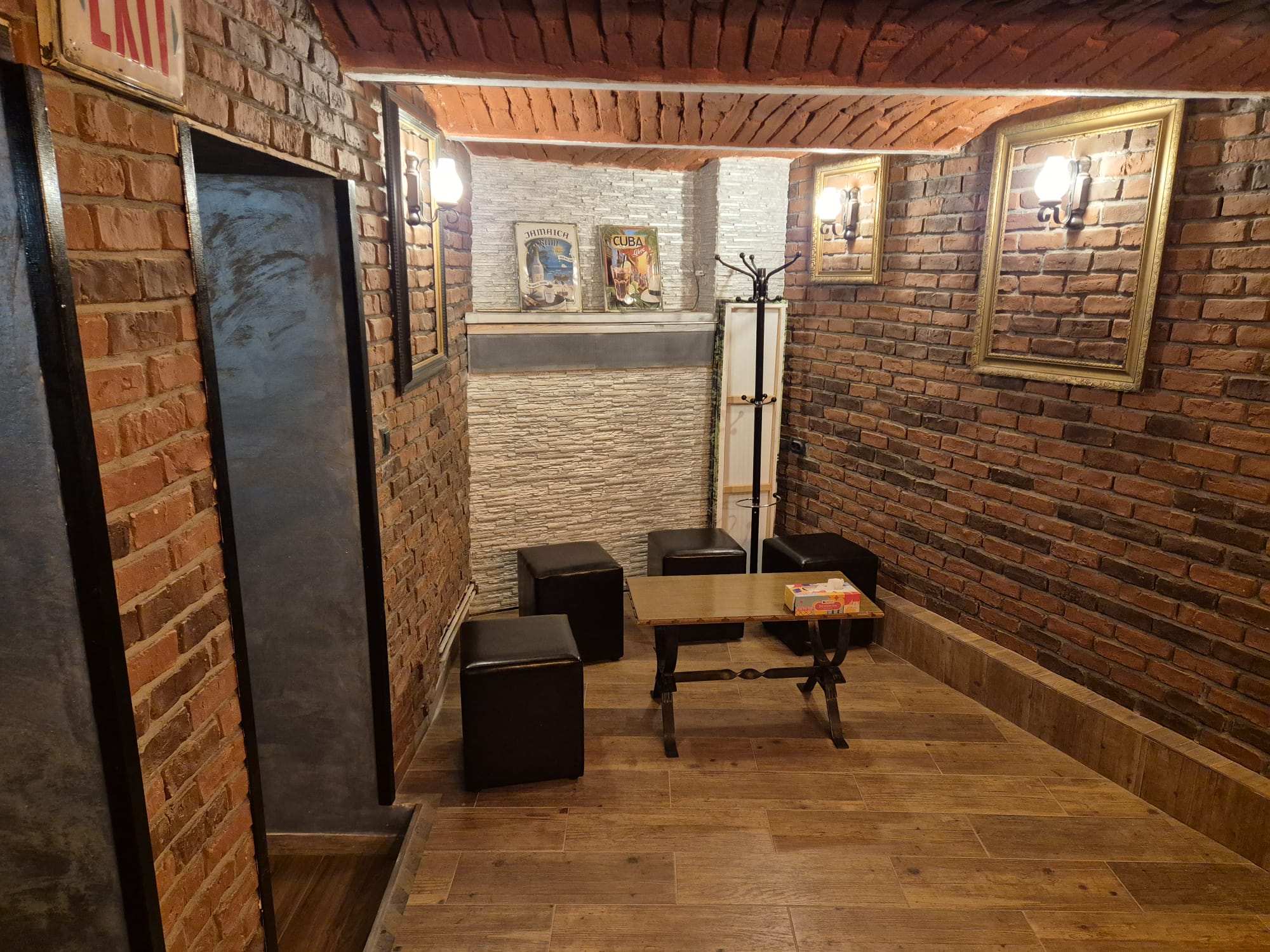 Str Lunga, zona Mielul Alb, spatiu comercial de 82mp tip crama, 129900 euro - foto 5