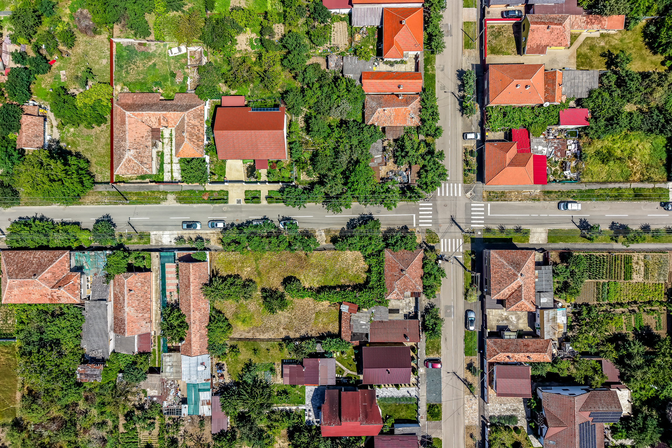 CASĂ PE TEREN GENEROS DE 1.018 MP | 2 FRONTURI | BUJAC