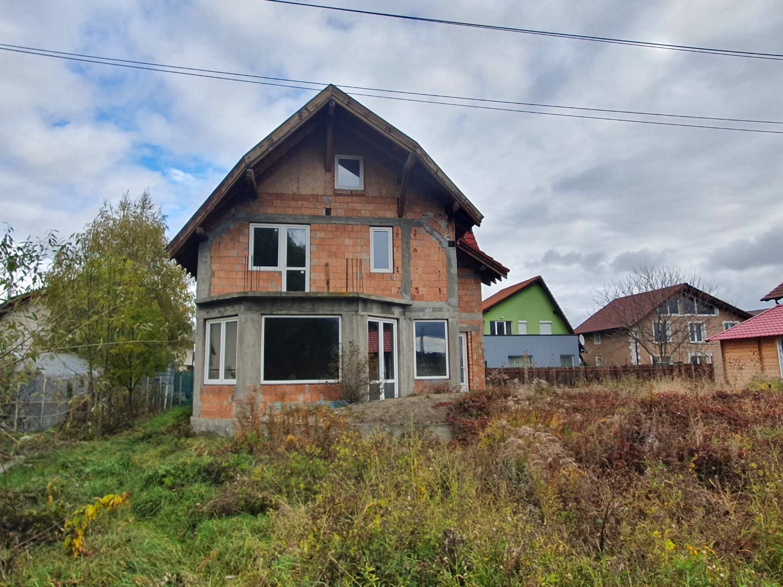 Casă la roșu de vânzare în Hărman, Cartierul Tineretului - Harman