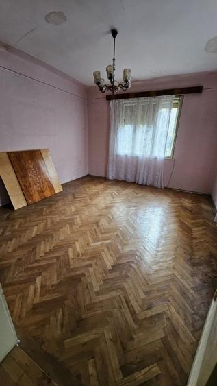 Casa in zona centrala cu proiect si autorizatie pentru extindere - foto 2