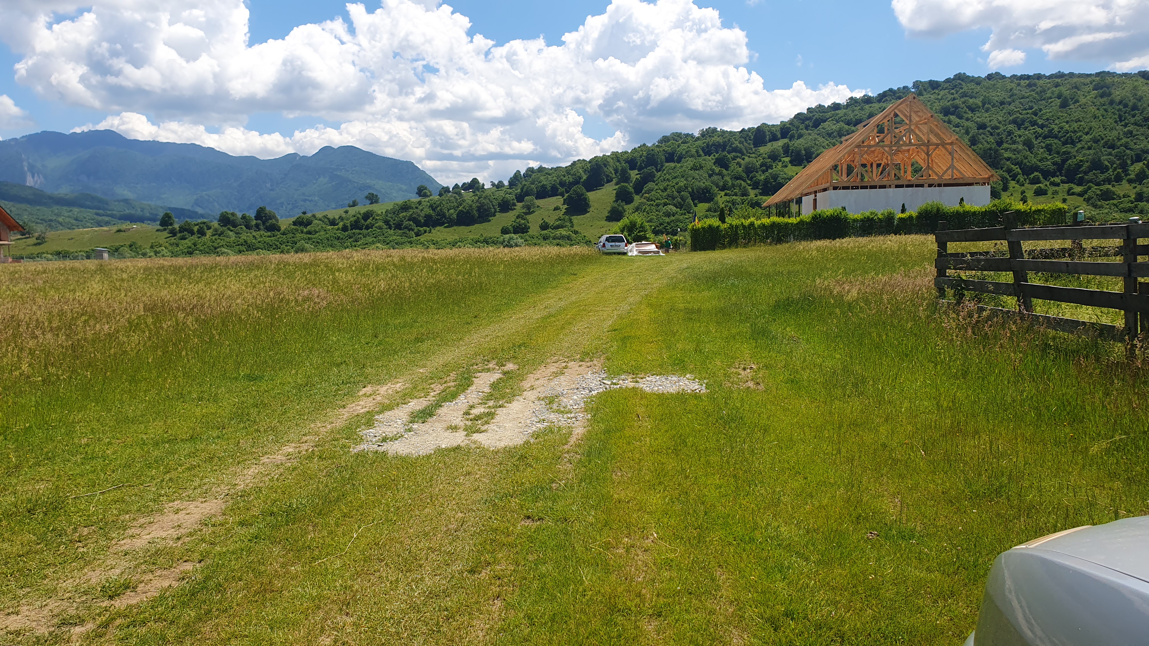 Rasnov -Glejarie 1000 mp front 42m posibilitate duplex sau 2 constructii - foto 5