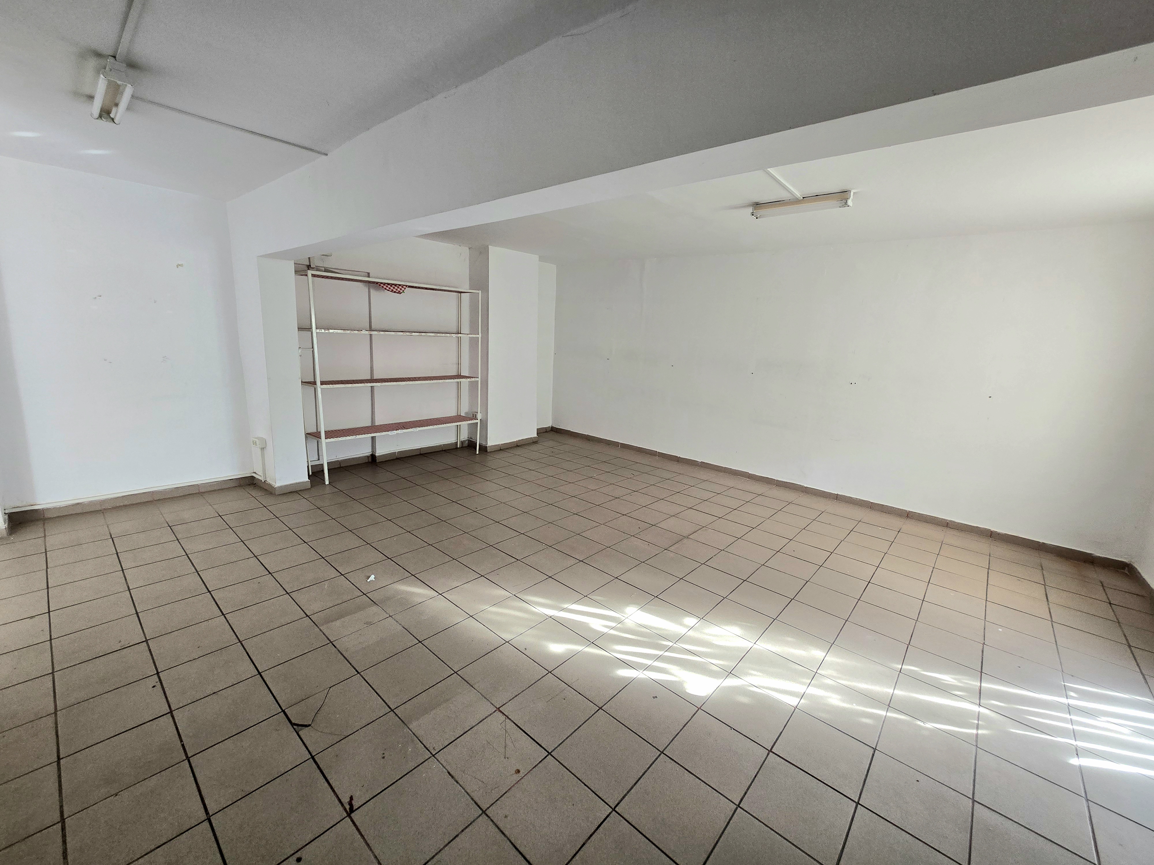 Spațiu Comercial, Parter, 70mp, Zona Cetate - foto 2
