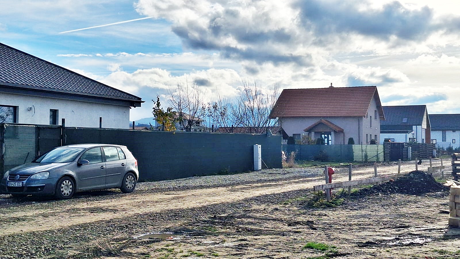 Vând teren comuna Cristian jud Brașov 714 metri patrați preț 78.000 E - foto 2