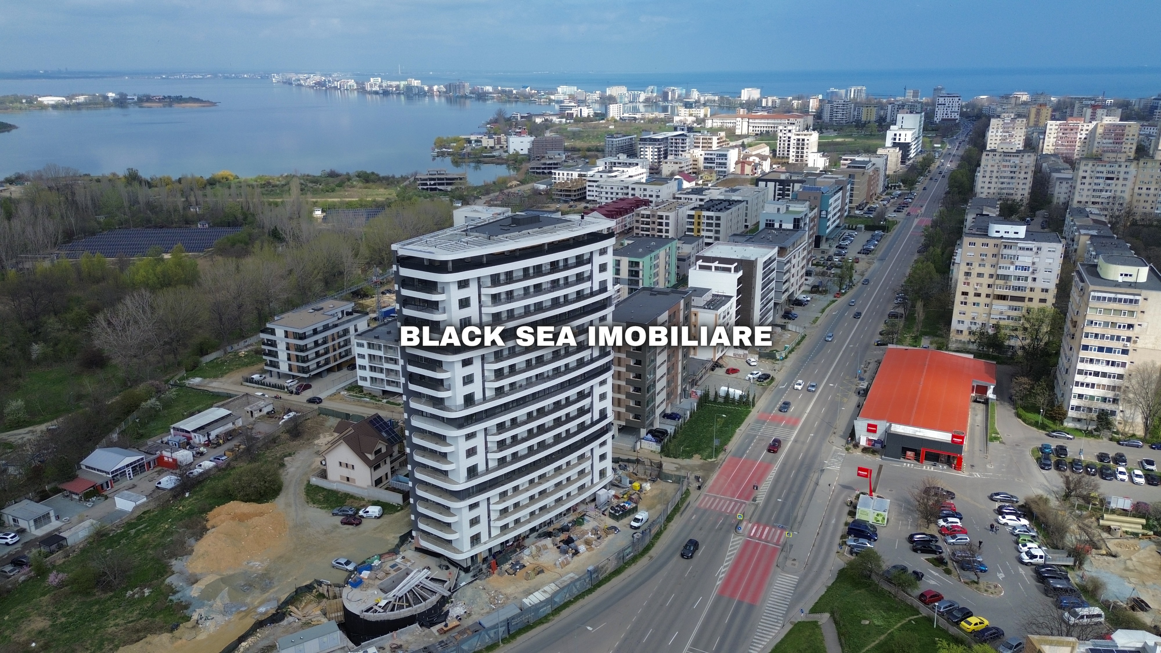 Apartament 2 camere cu Parcare zona Tomis Nord / Campus - TOMIS TOWER — fotografia 1
