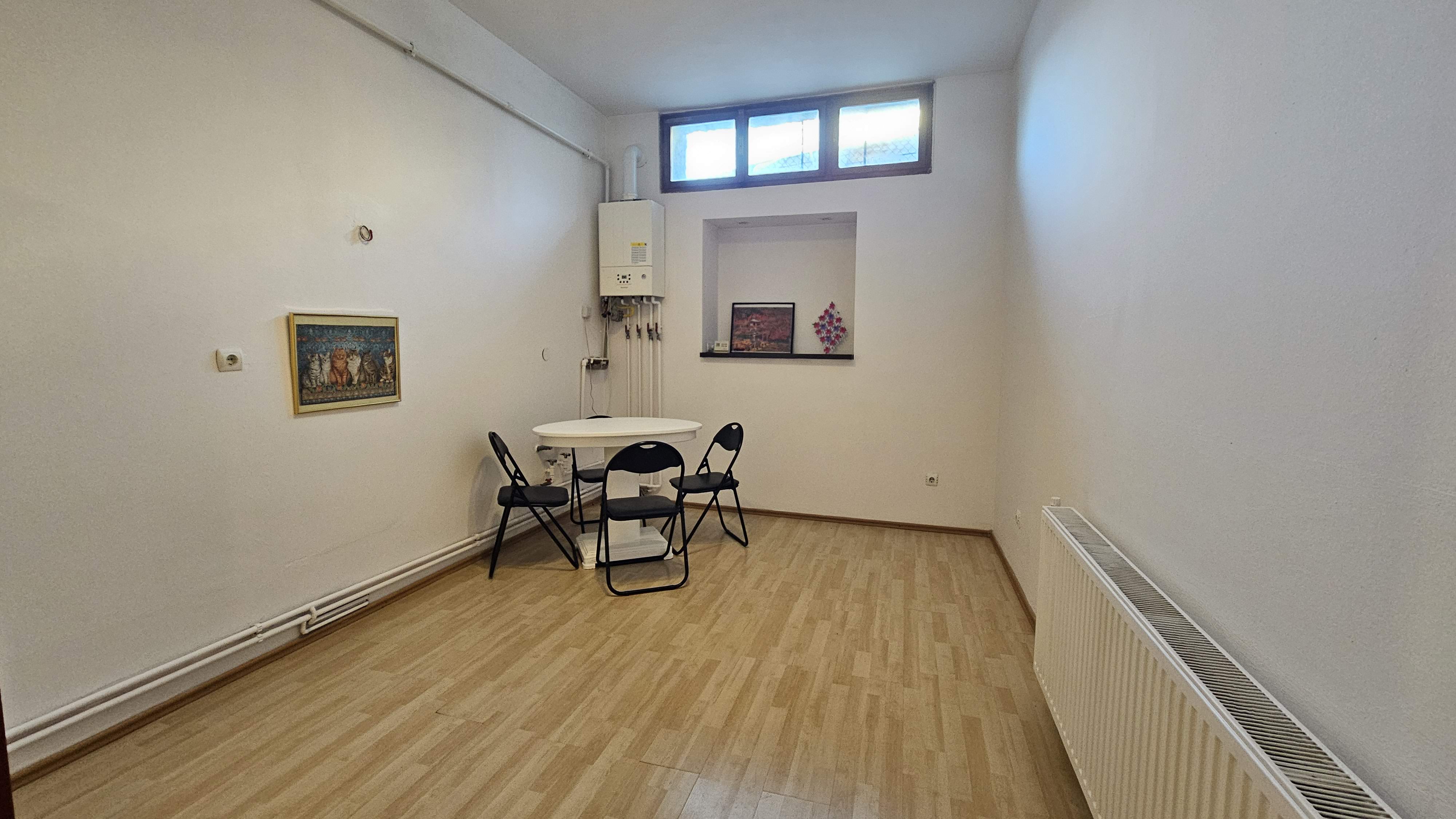 Str Lunga apartament pretabil birou/cabinet , parter stradal - foto 4