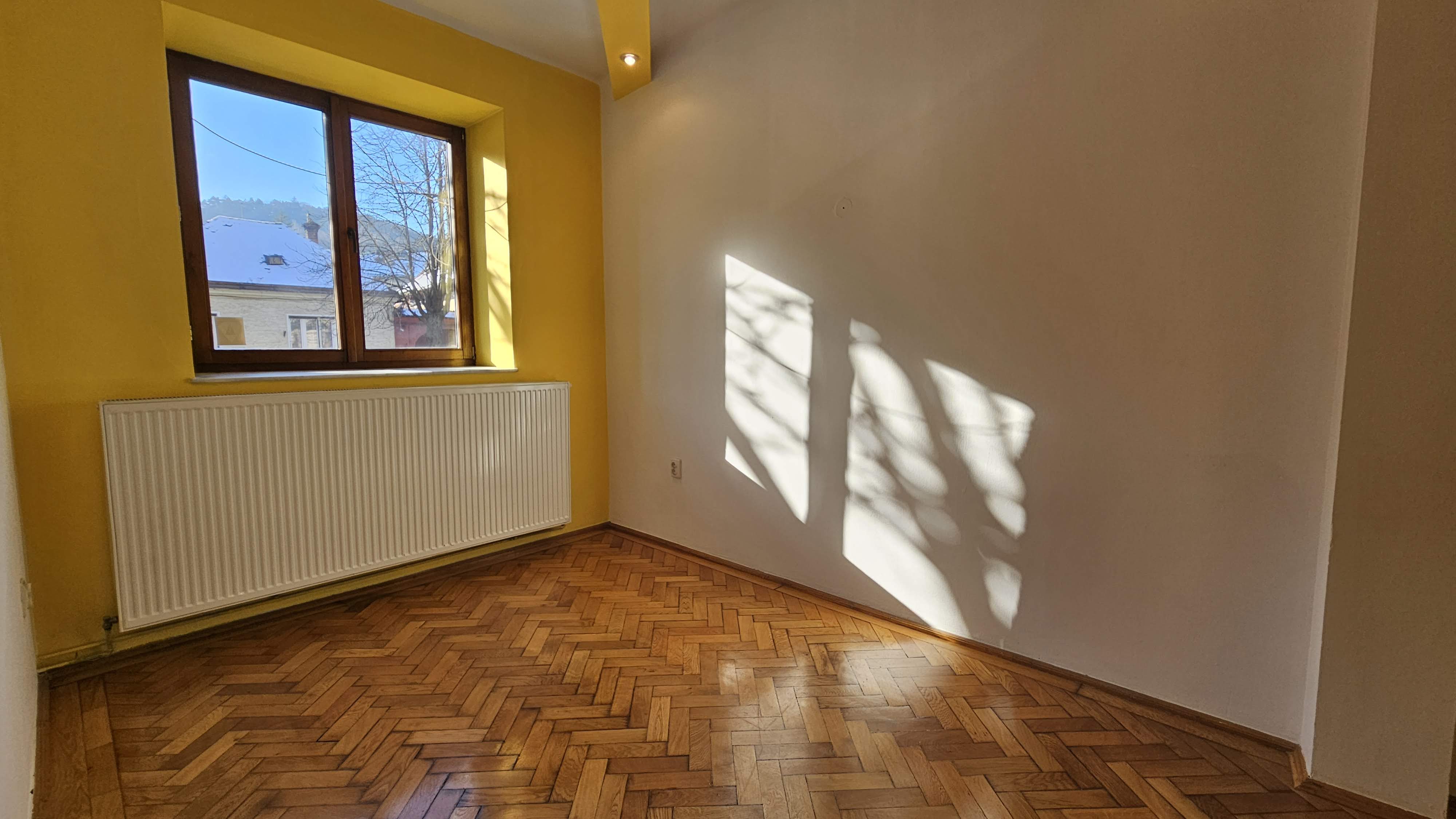 Str Lunga apartament pretabil birou/cabinet , parter stradal - foto 3