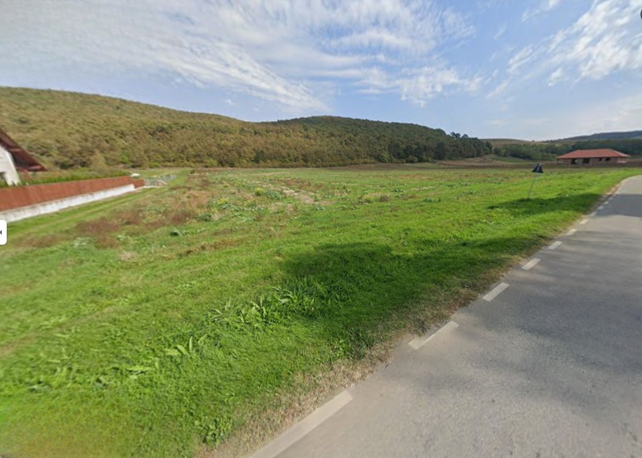 Teren intravilan, 2800 mp, la asfalt,cu utilitati, Hapria, com. Ciugud - Hapria