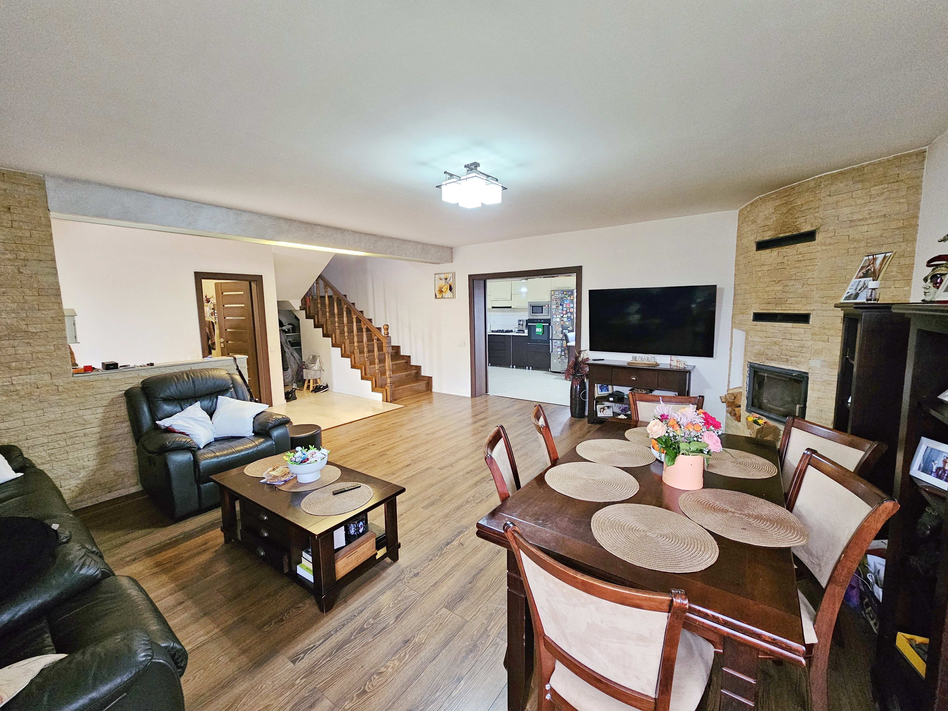 Casa 4 camere, mobilata, utilata, 500 mp teren, asfalt, Alba-Micesti - foto 4