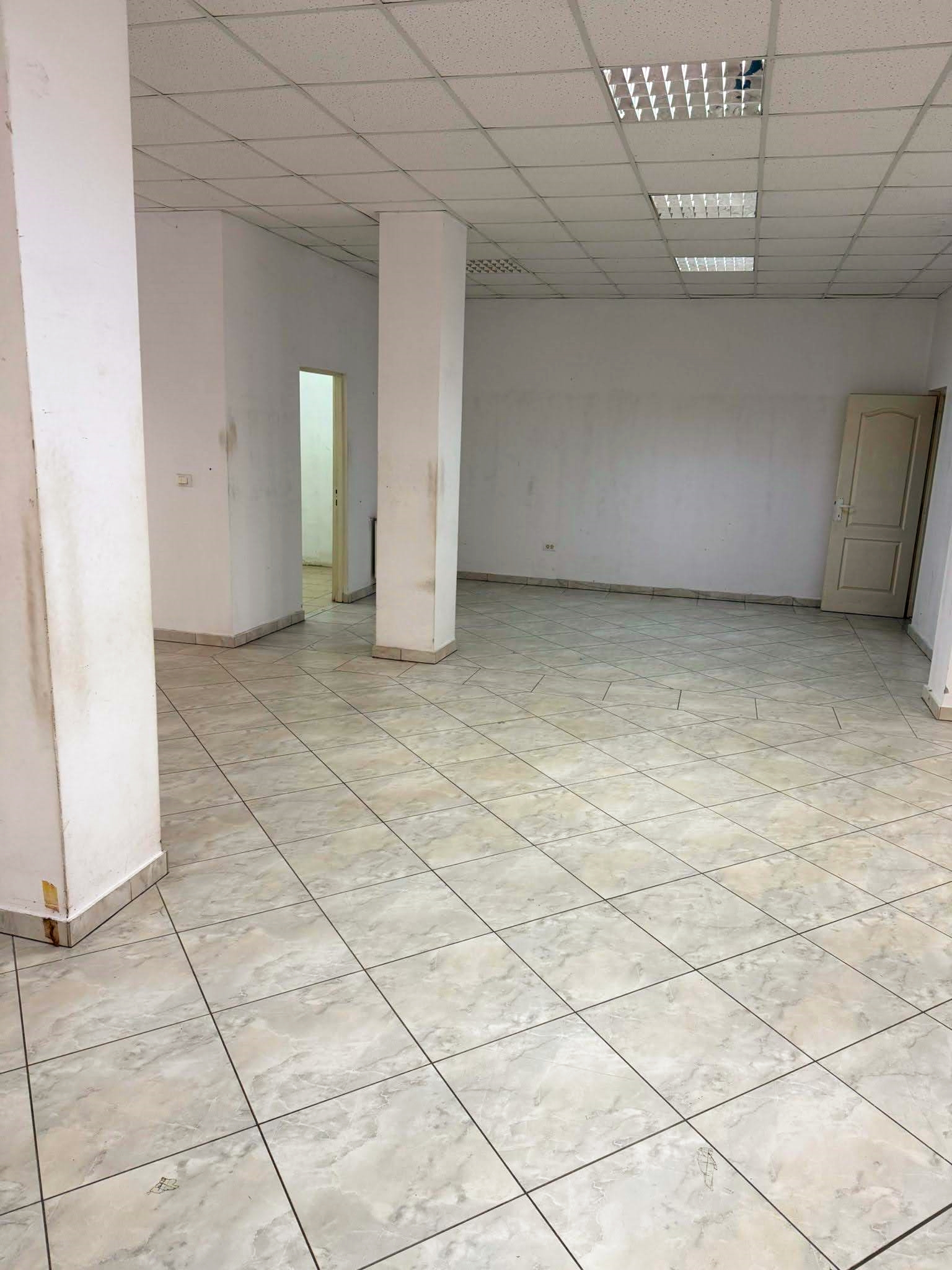 Spatiu comercial de inchiriat, 217 mp, ultracentral - foto 5