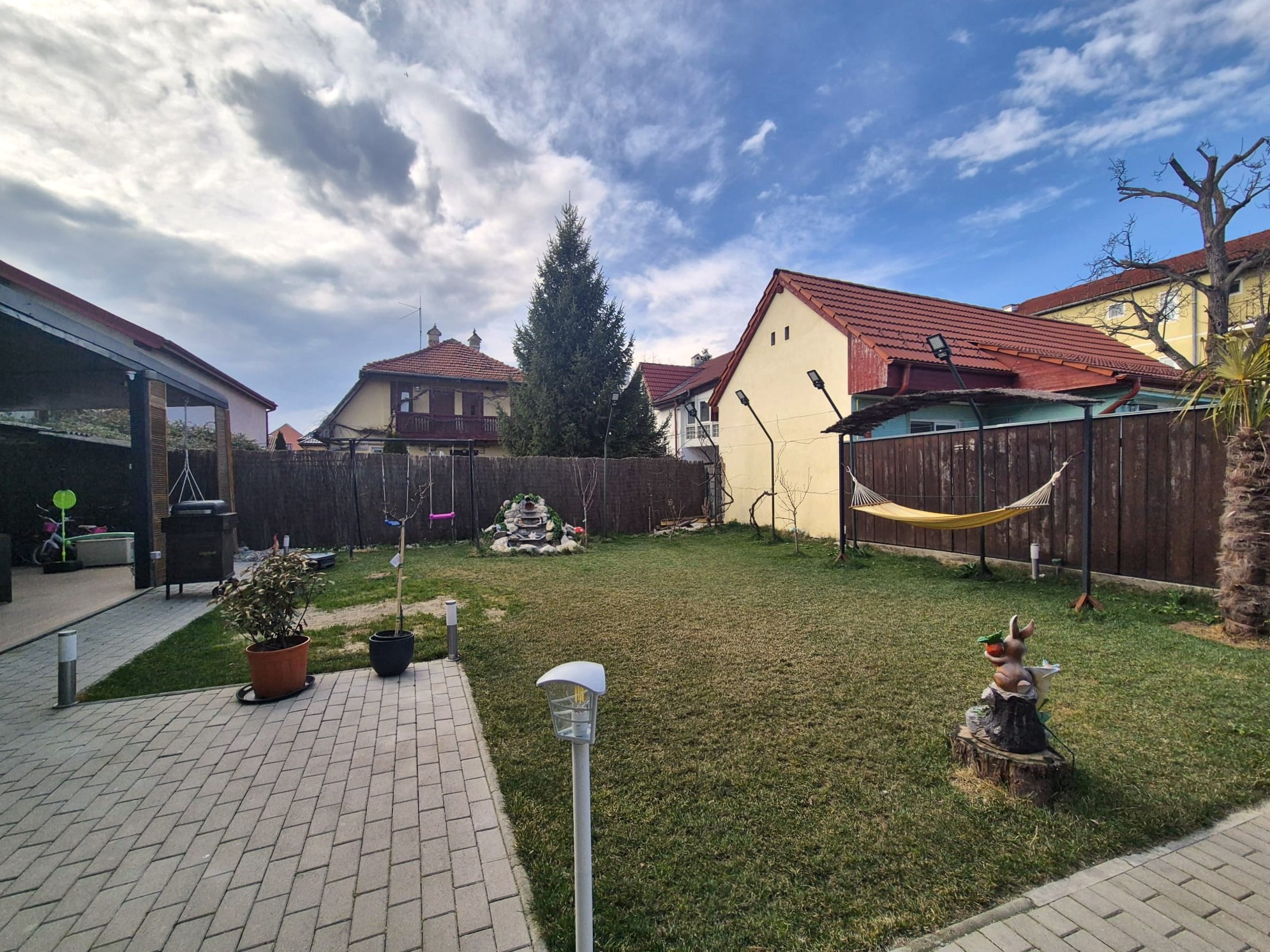 Piața de Miercuri, casă singură în curte, renovată 2025 - Brasov