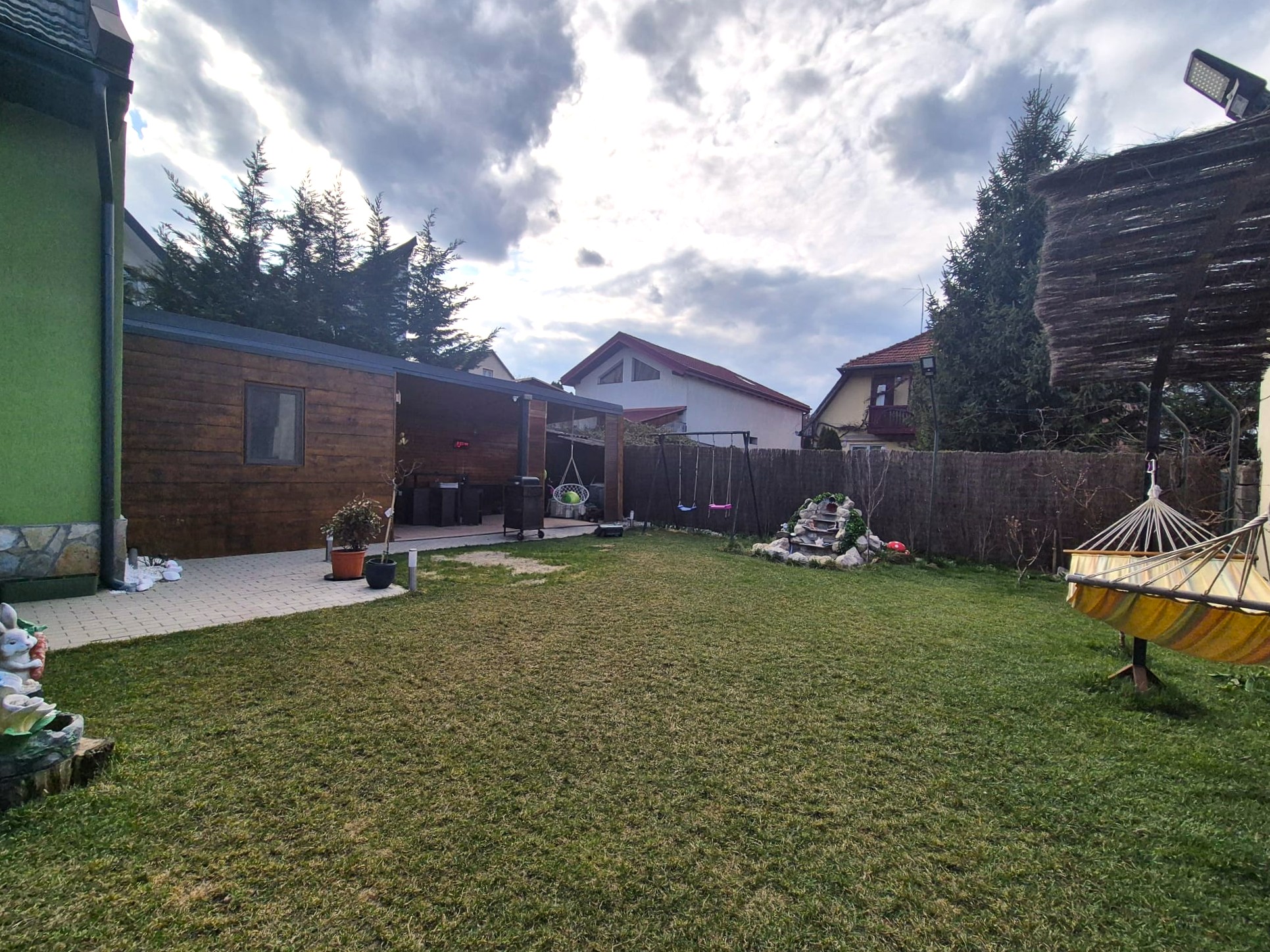 Piața de Miercuri, casă singură în curte, renovată 2025 - foto 2