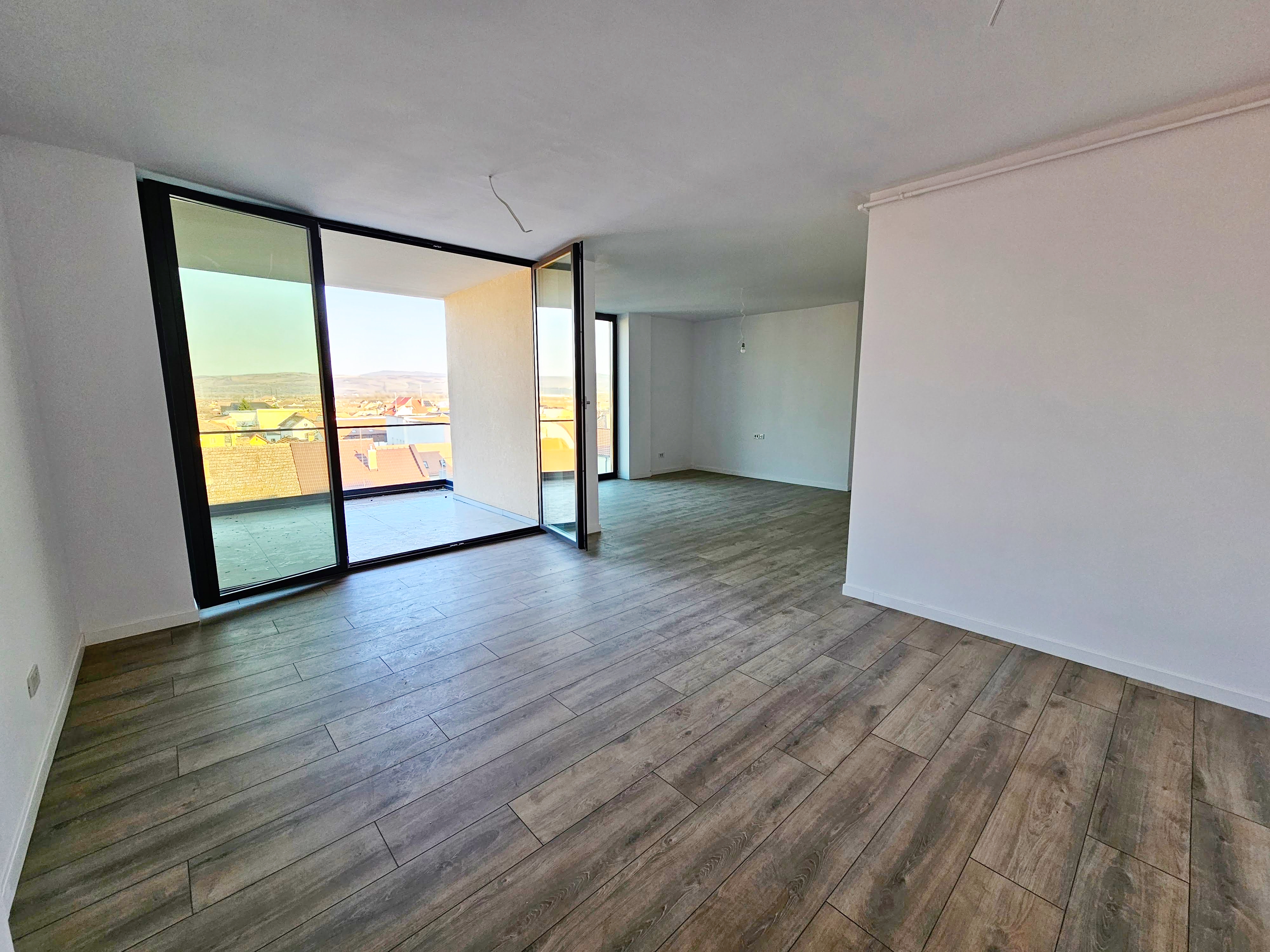 Penthouse 3 camere, 2 bai, parcare privata, 98 mp utili, ultracentral - Alba Iulia