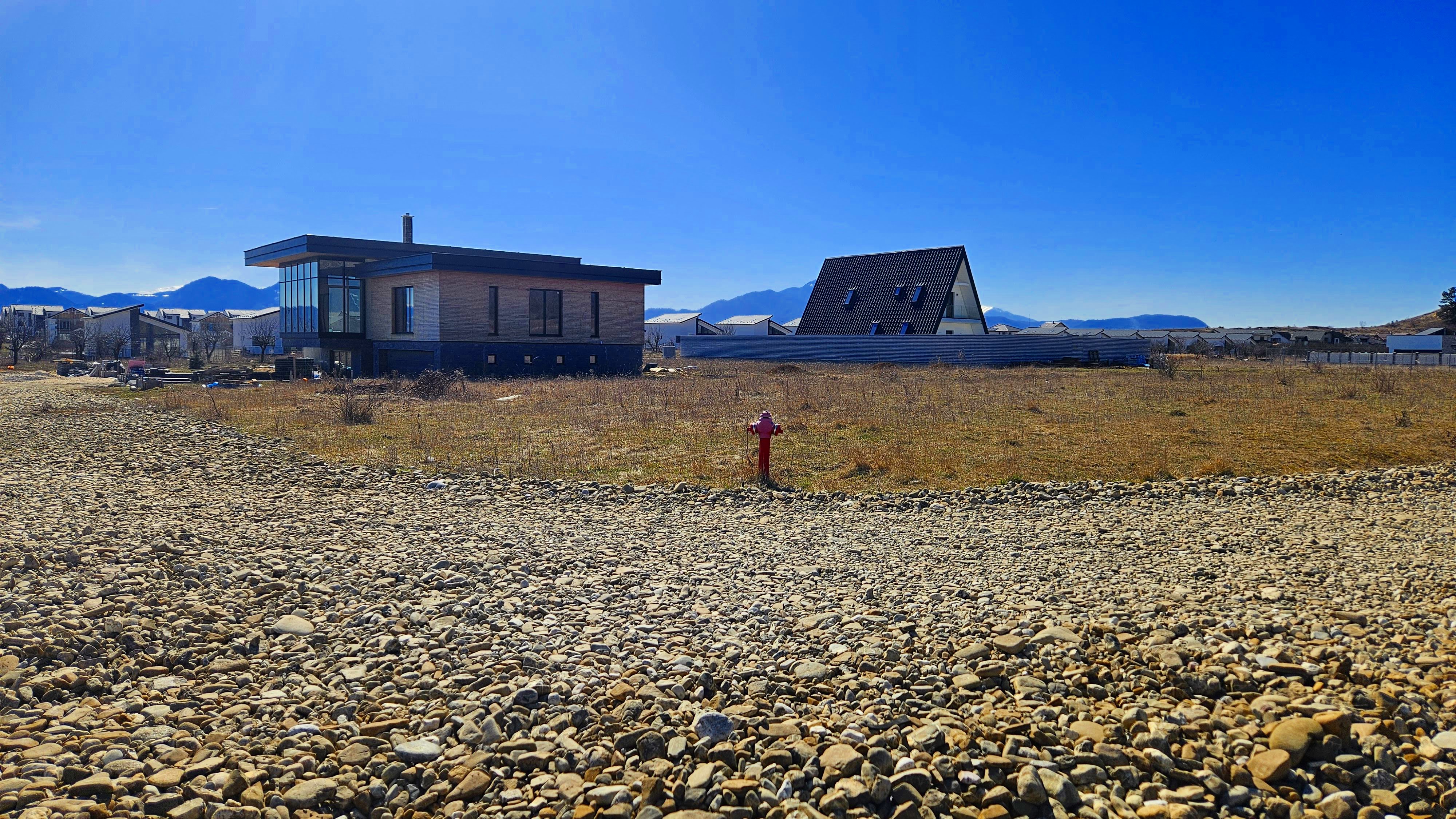 Sanpetru-Teren deosebit 760 mp – zona Dealul Lempeș, utilități, proiect casa - Sanpetru