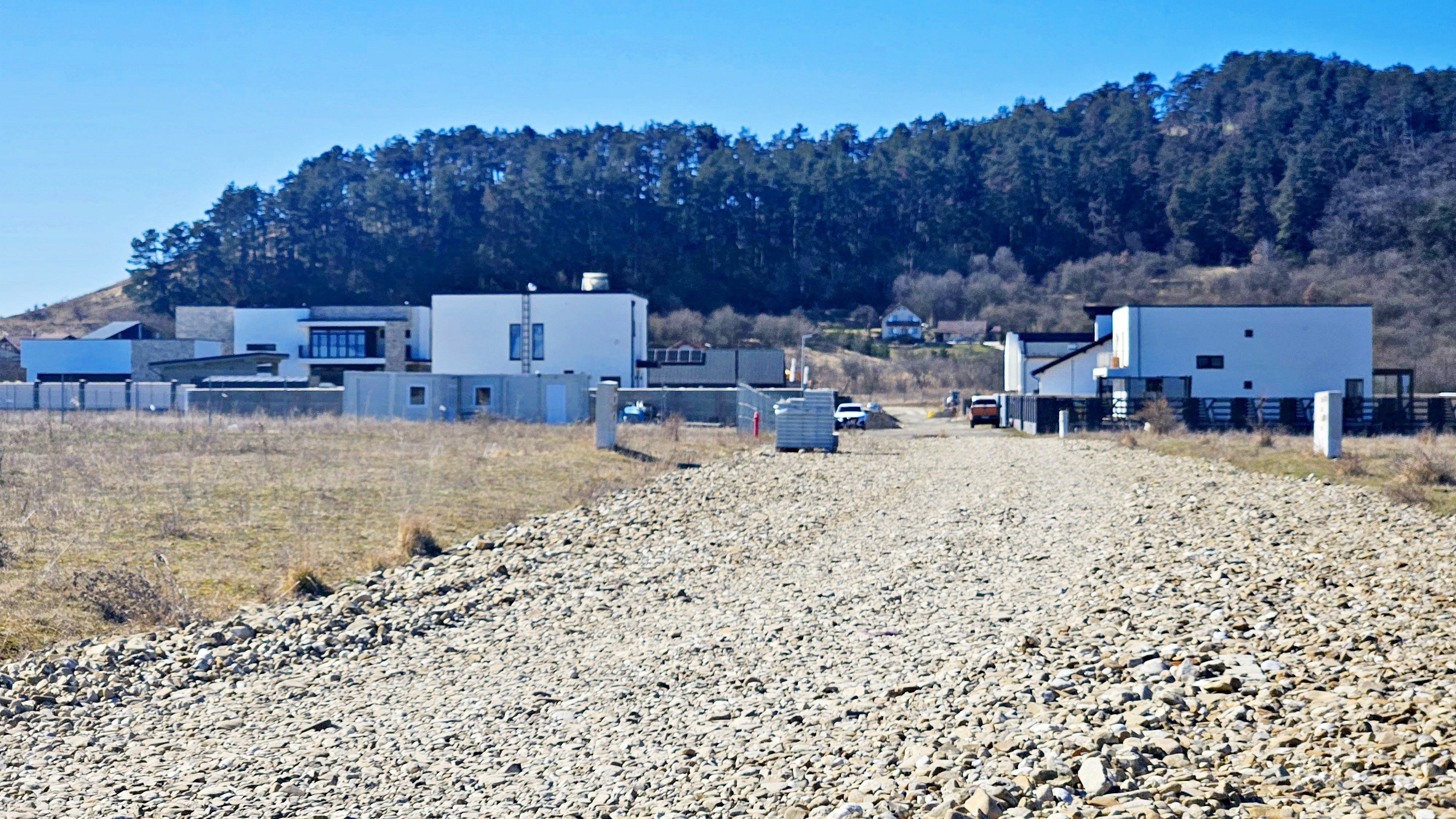 Sanpetru-Teren deosebit 760 mp – zona Dealul Lempeș, utilități, proiect casa - foto 2