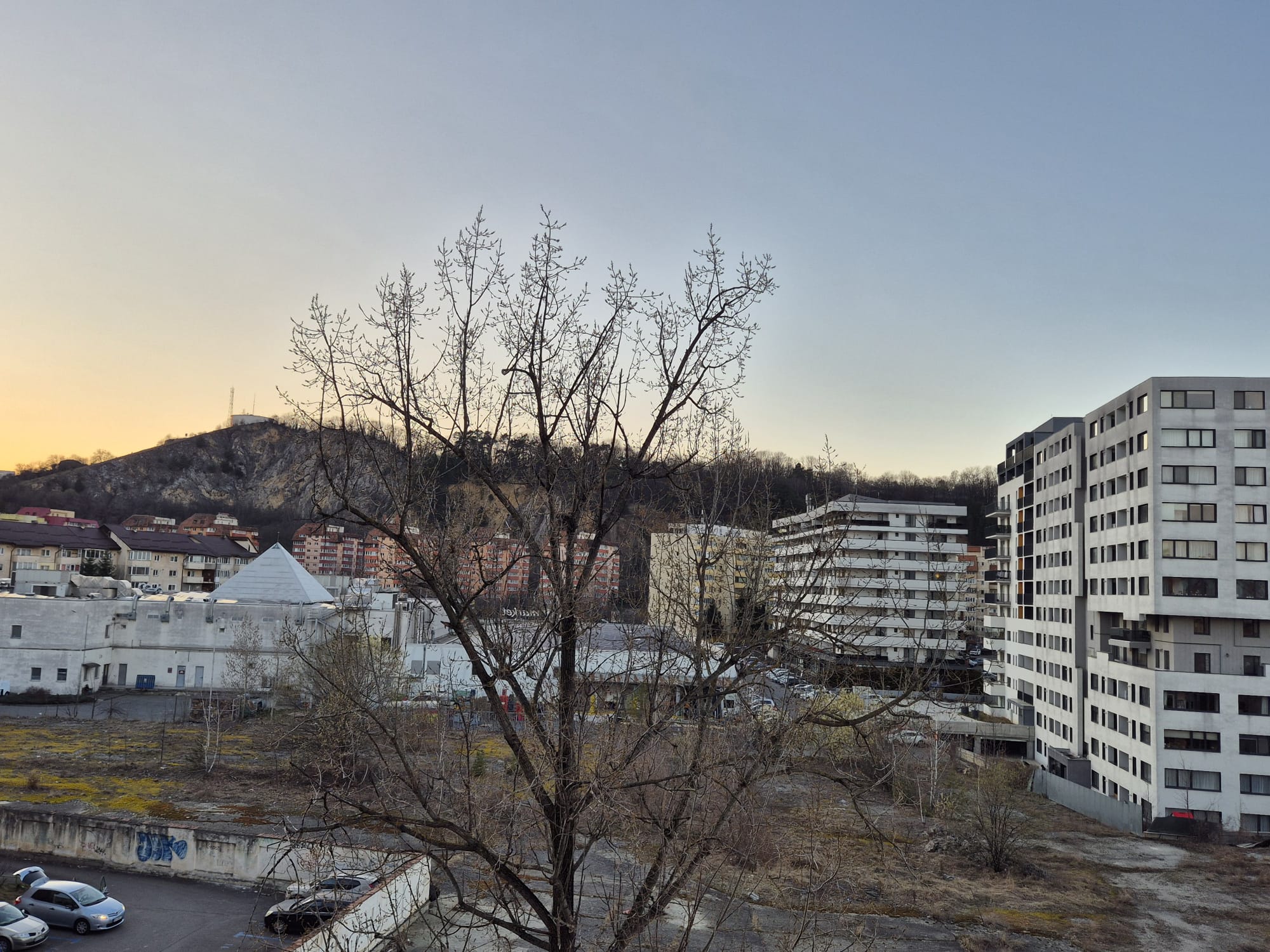 Exclusivitate -Apartament în bloc nou, Intrare Răcădău, cu priveliște spre Tâmpa - foto 3