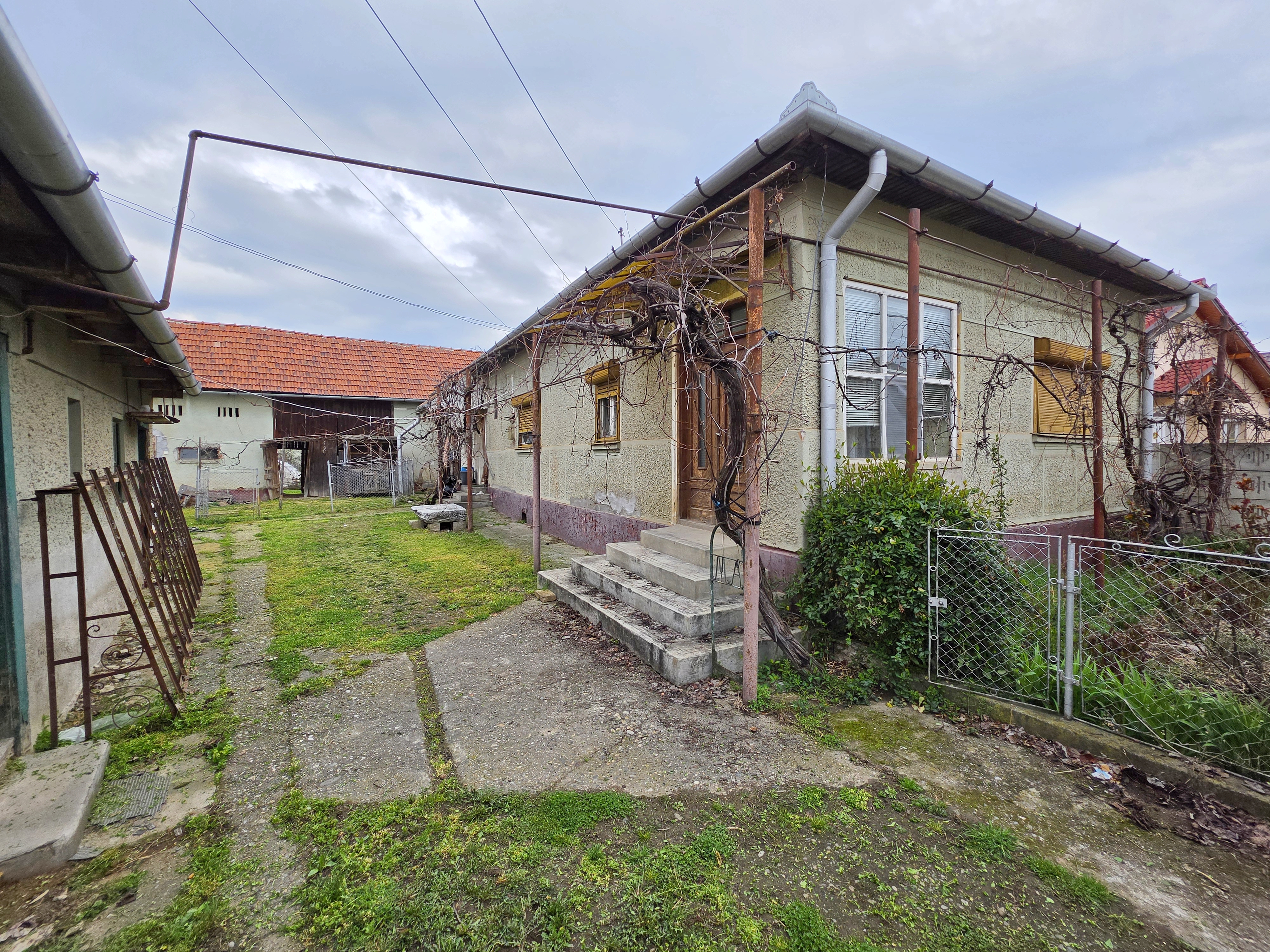 Teren intravilan parcelat, 1621 mp, cu casa demolabila, Barabant - foto 3