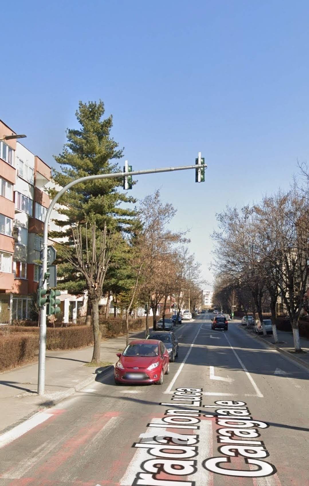 3 camere în Scriitorilor – spațiu generos, poziție excelentă, potențial ridicat - Brasov