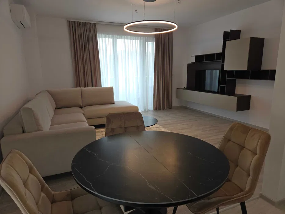 Prima inchiriere Aradului | 2 camere | 2 balcoane | Parcare — fotografia 1