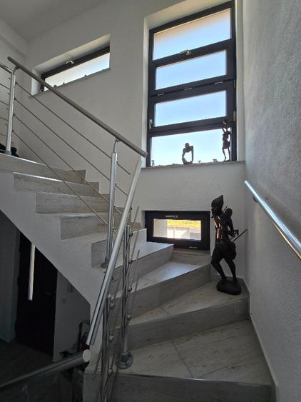 🚨 SUPER OFERTĂ! VILĂ P+E CU DOUĂ APARTAMENTE COMPLET SEPARATE — 255.000 € - foto 9