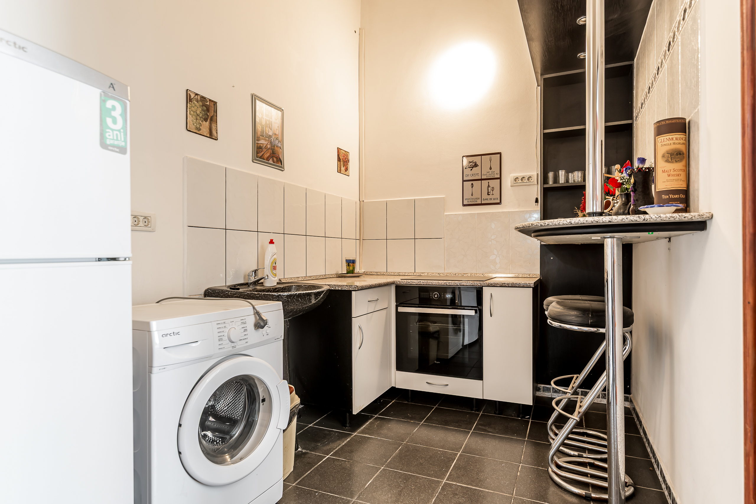 Apartament ultracentral cu 3 camere plus un bonus Comision 0