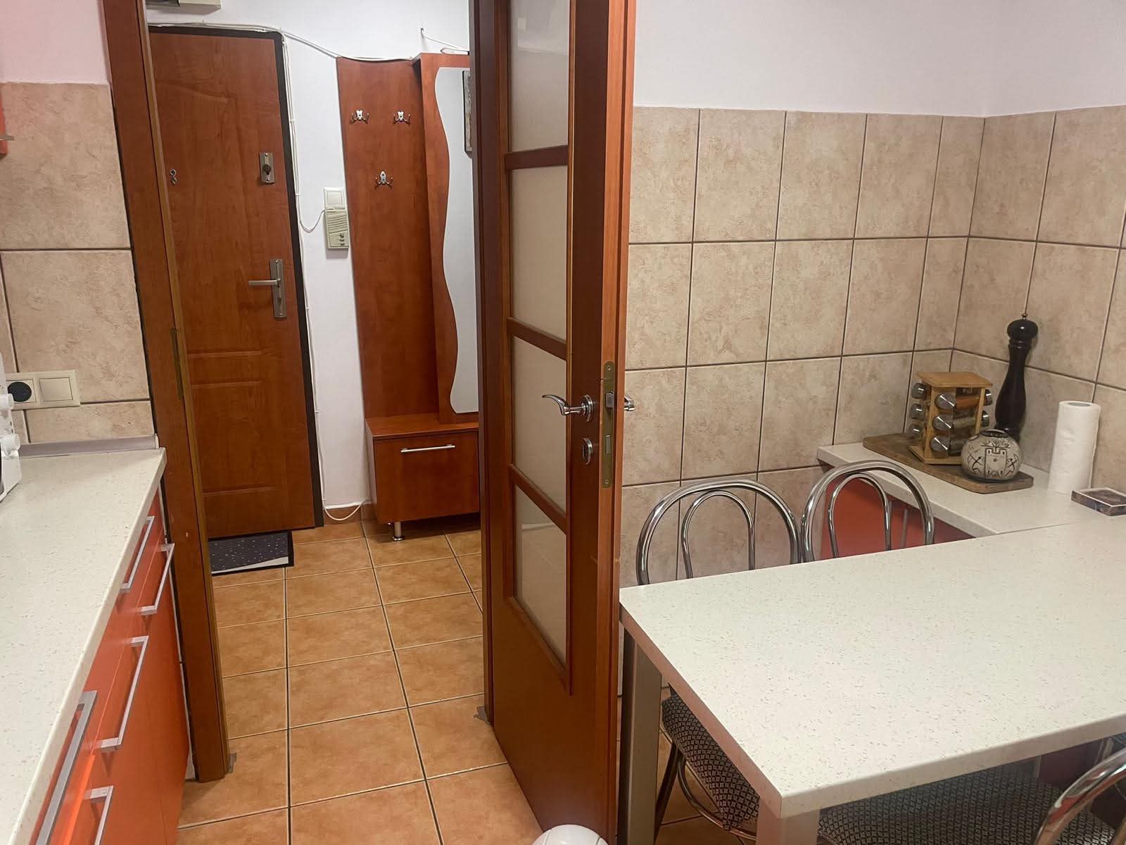 Apartament 3 Camere | Etaj 1 | Str Bucureti-Medicina — fotografia 3